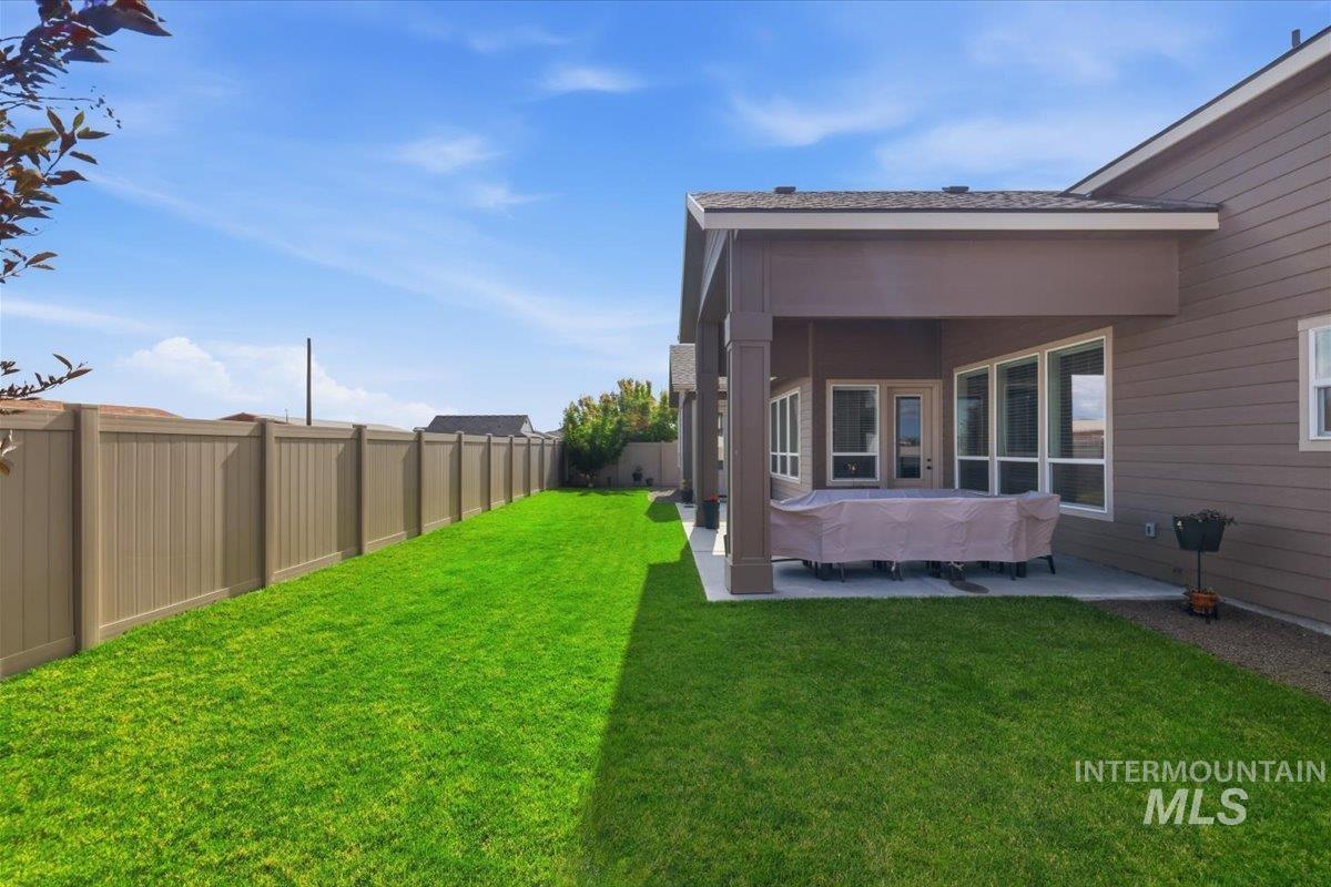 8922 E Lavender Dr Property Photo 33
