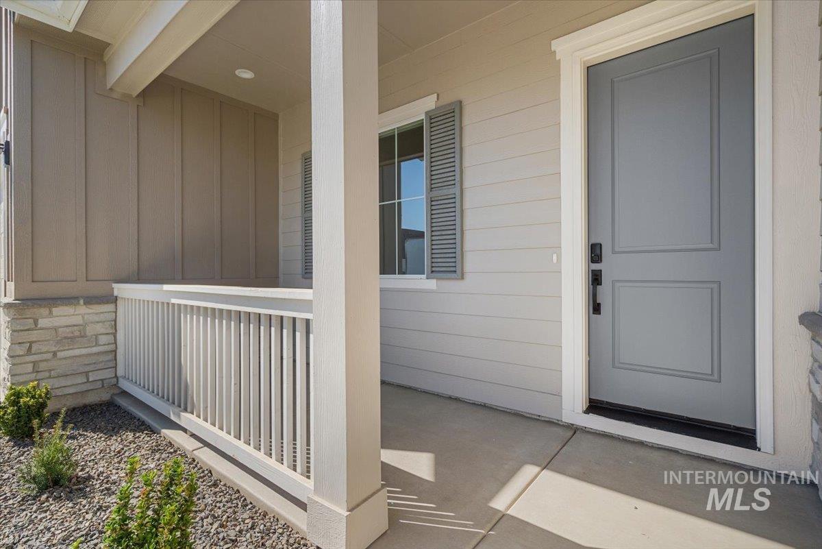 8906 W Teratai St. Property Photo 2
