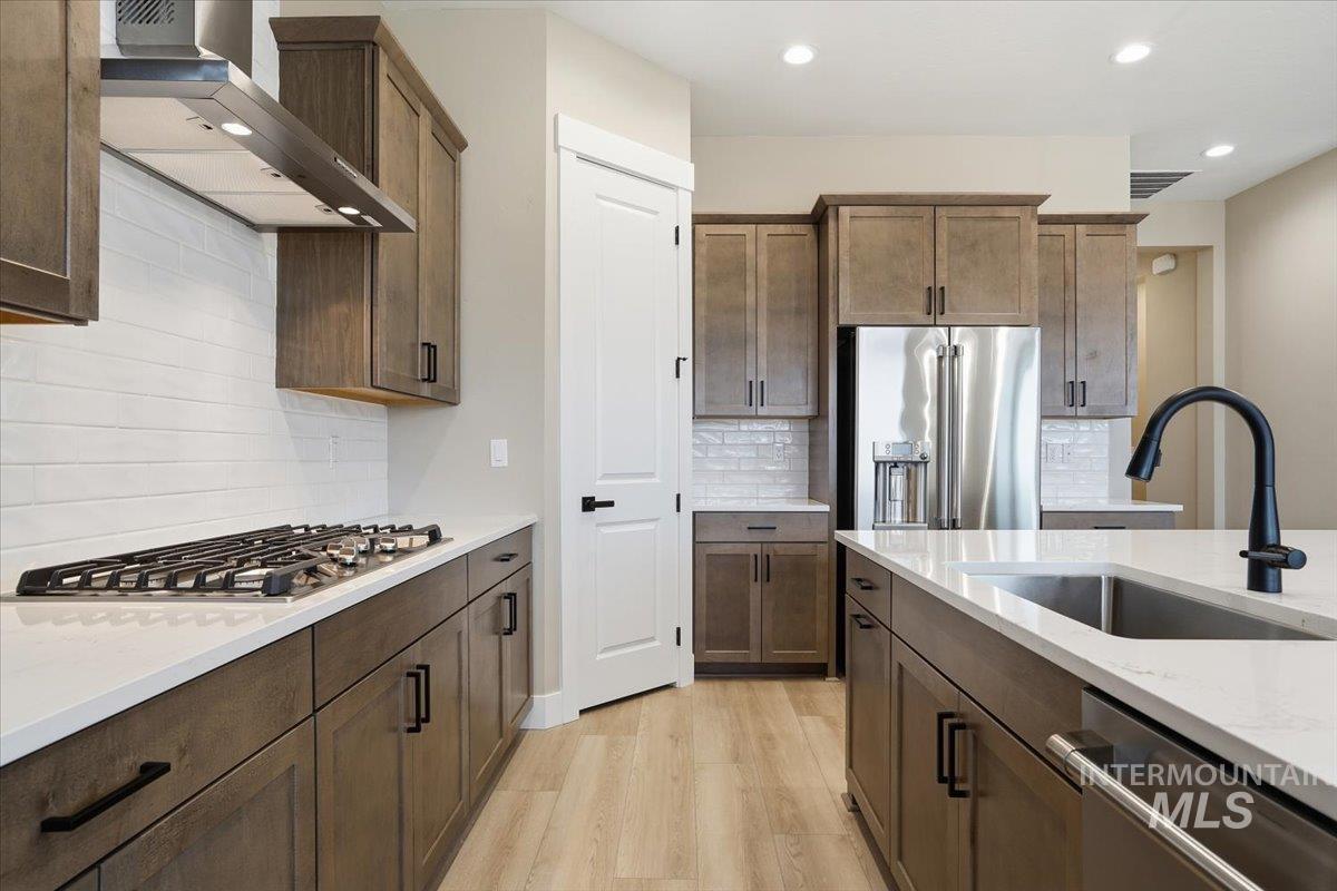 8906 W Teratai St. Property Photo 6