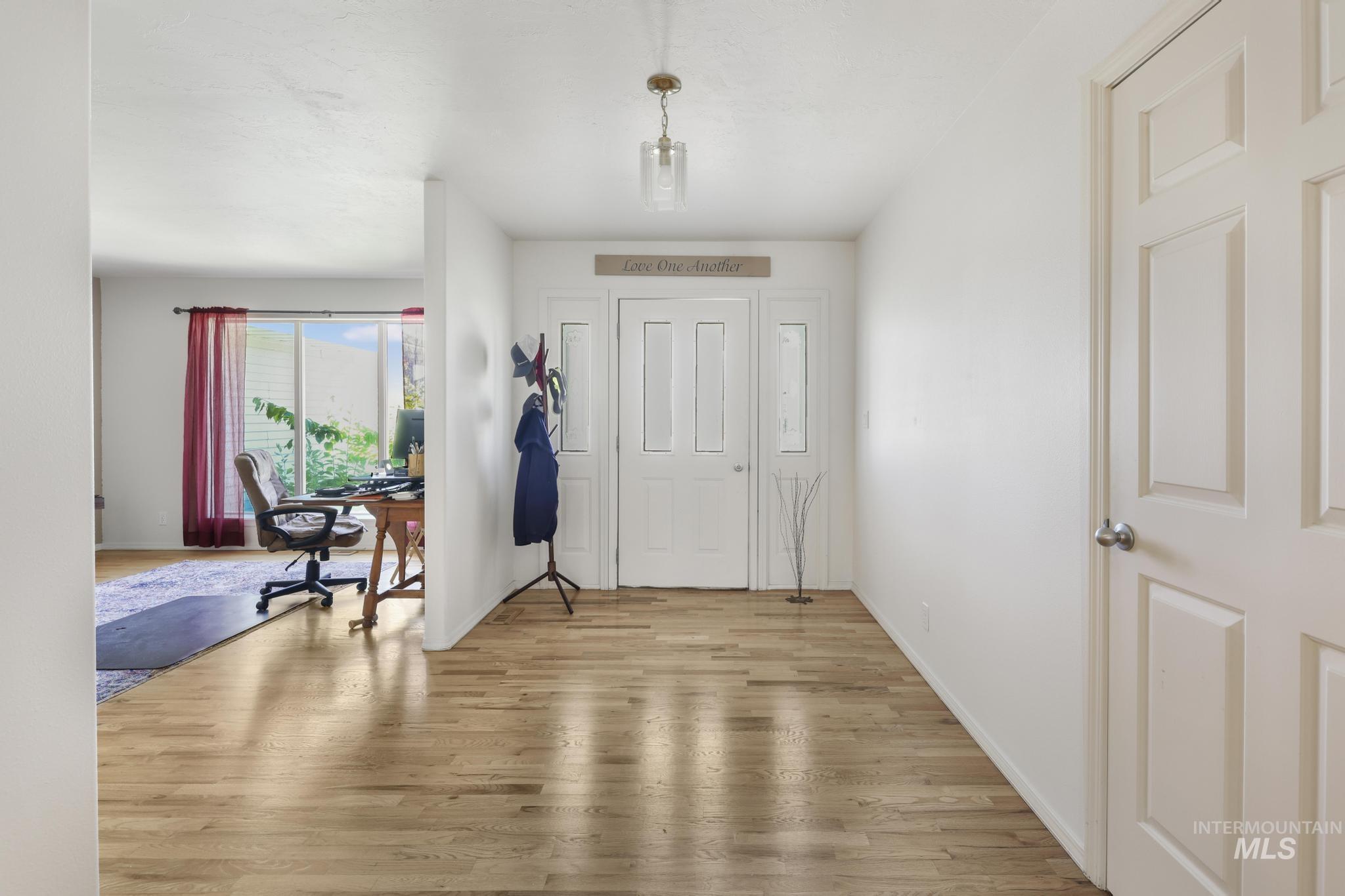 301 Eastridge Drive Property Photo 2
