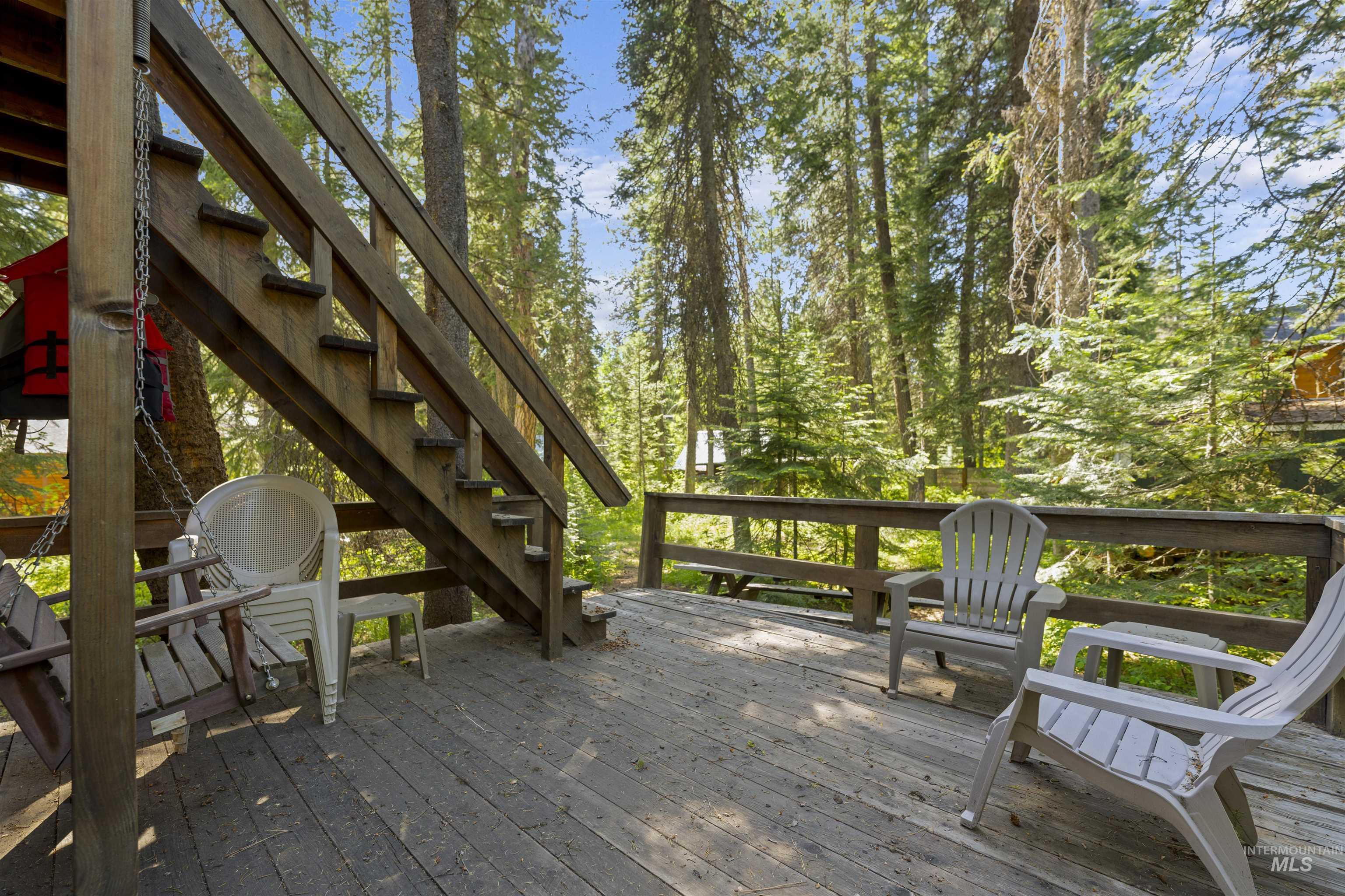 2047 Ferndale Way Property Photo 17