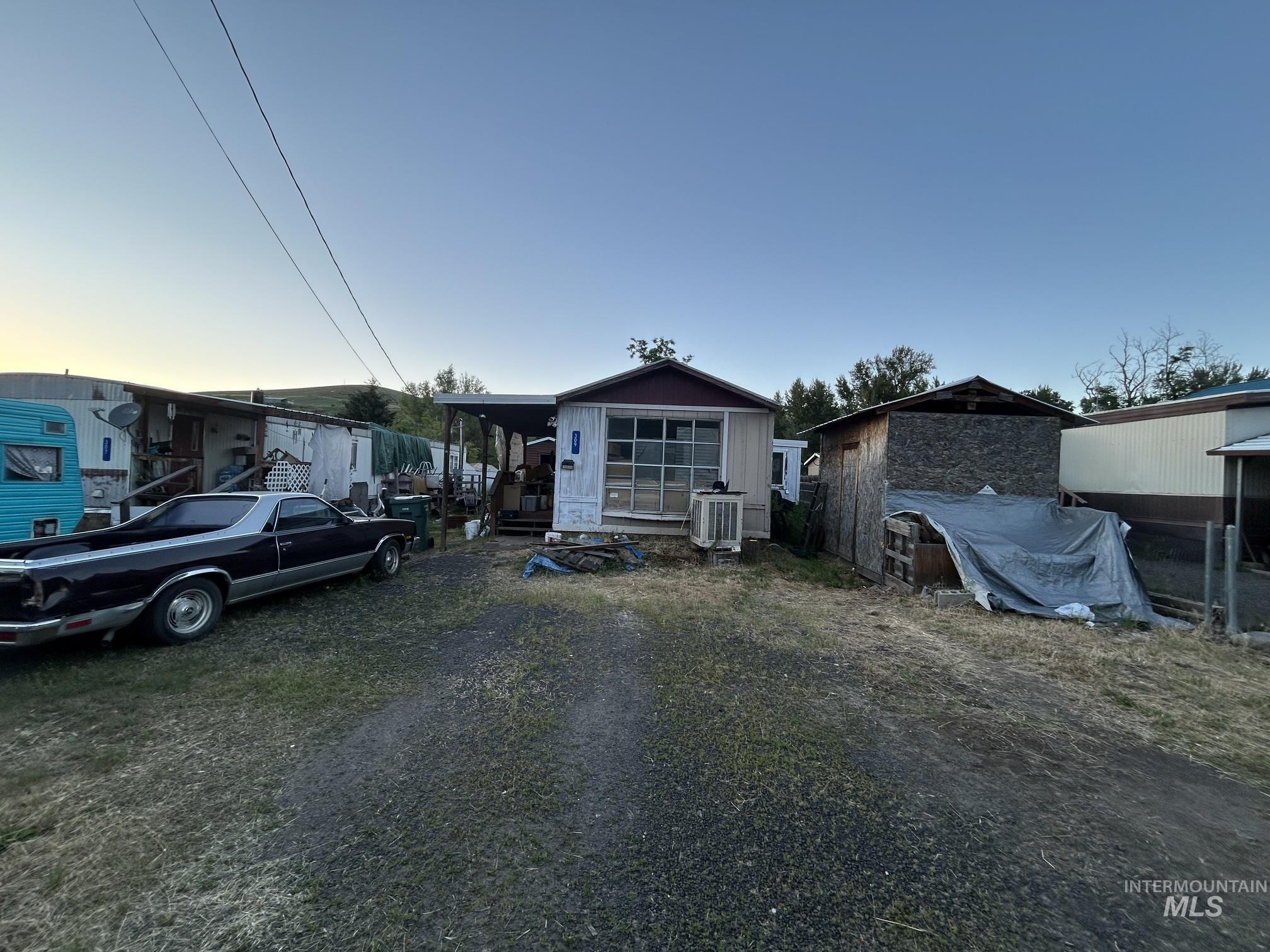 307 & 309 Main Street Property Photo 3