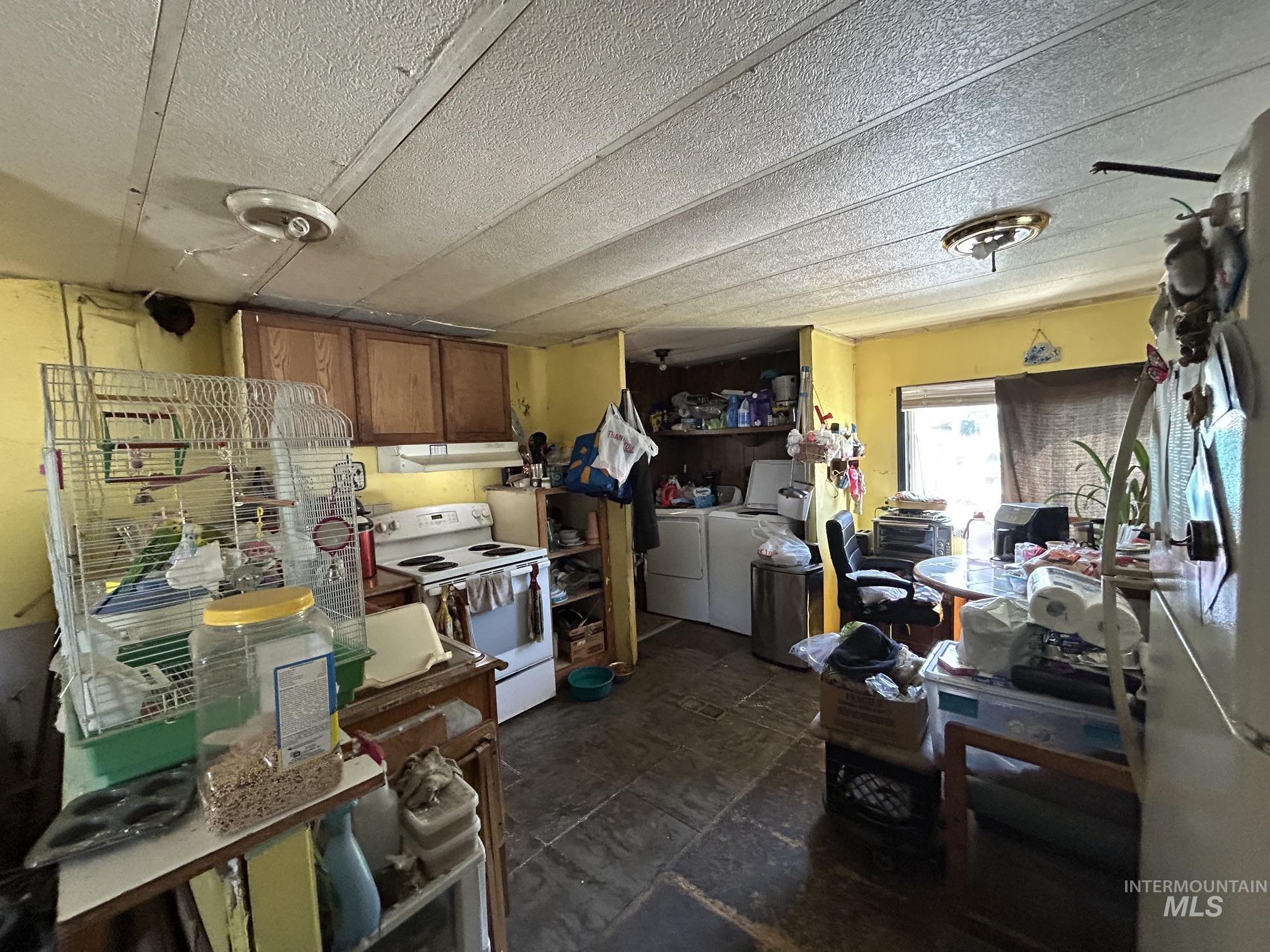 307 & 309 Main Street Property Photo 14