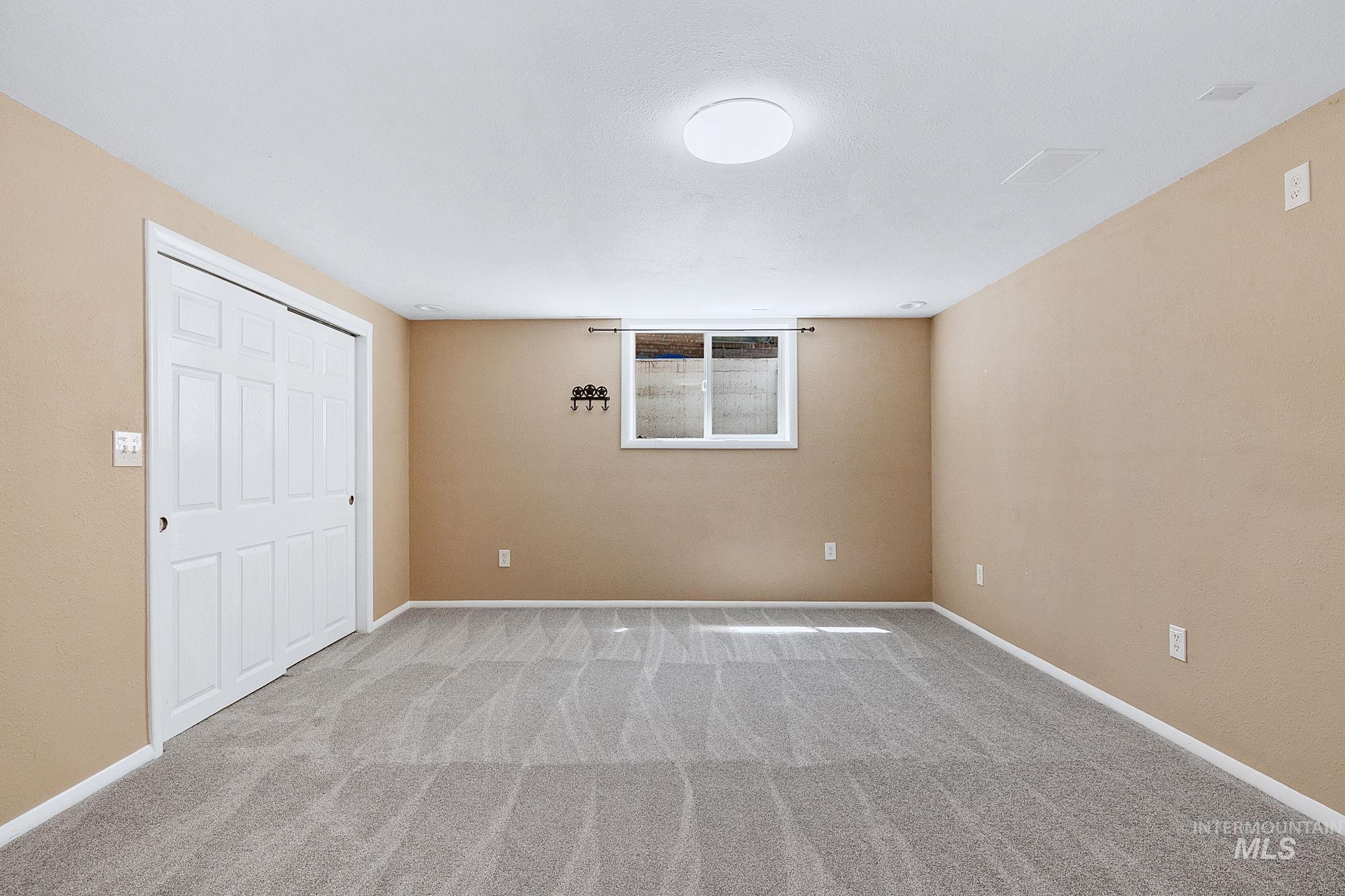 5932 W Poplar Dr. Property Photo 35