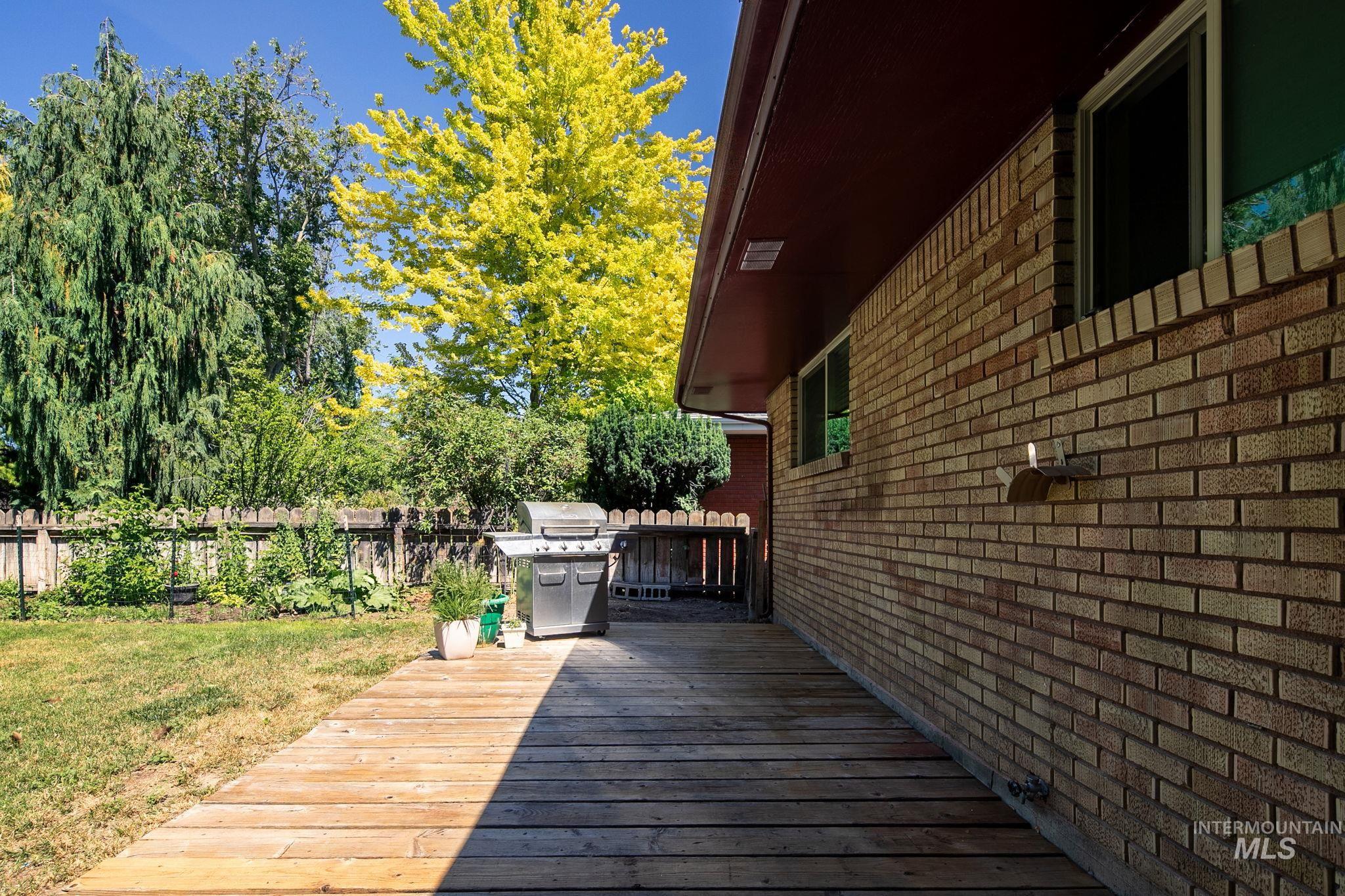 5932 W Poplar Dr. Property Photo 43