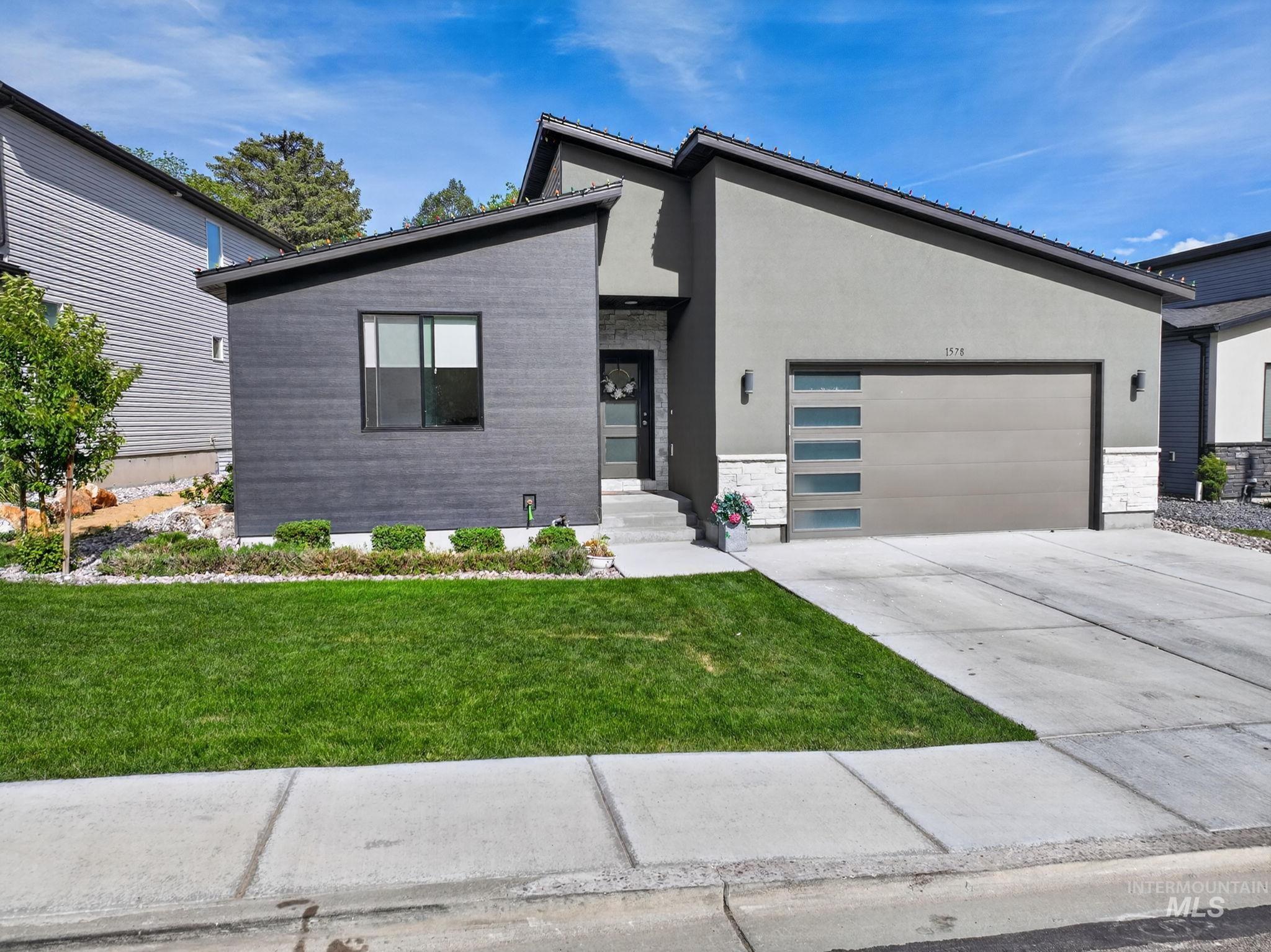 1578 Surprise Valley Road Property Photo 1