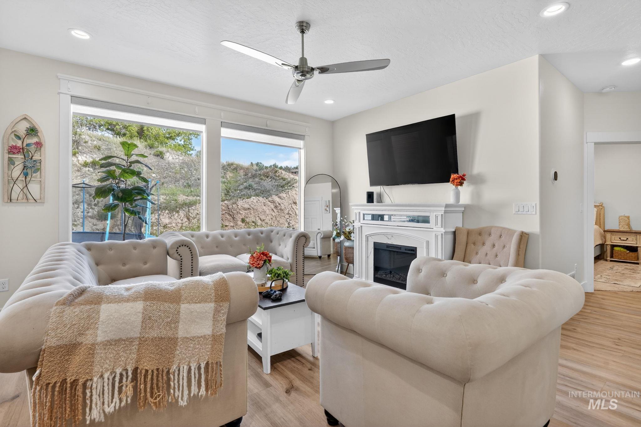 1578 Surprise Valley Road Property Photo 4