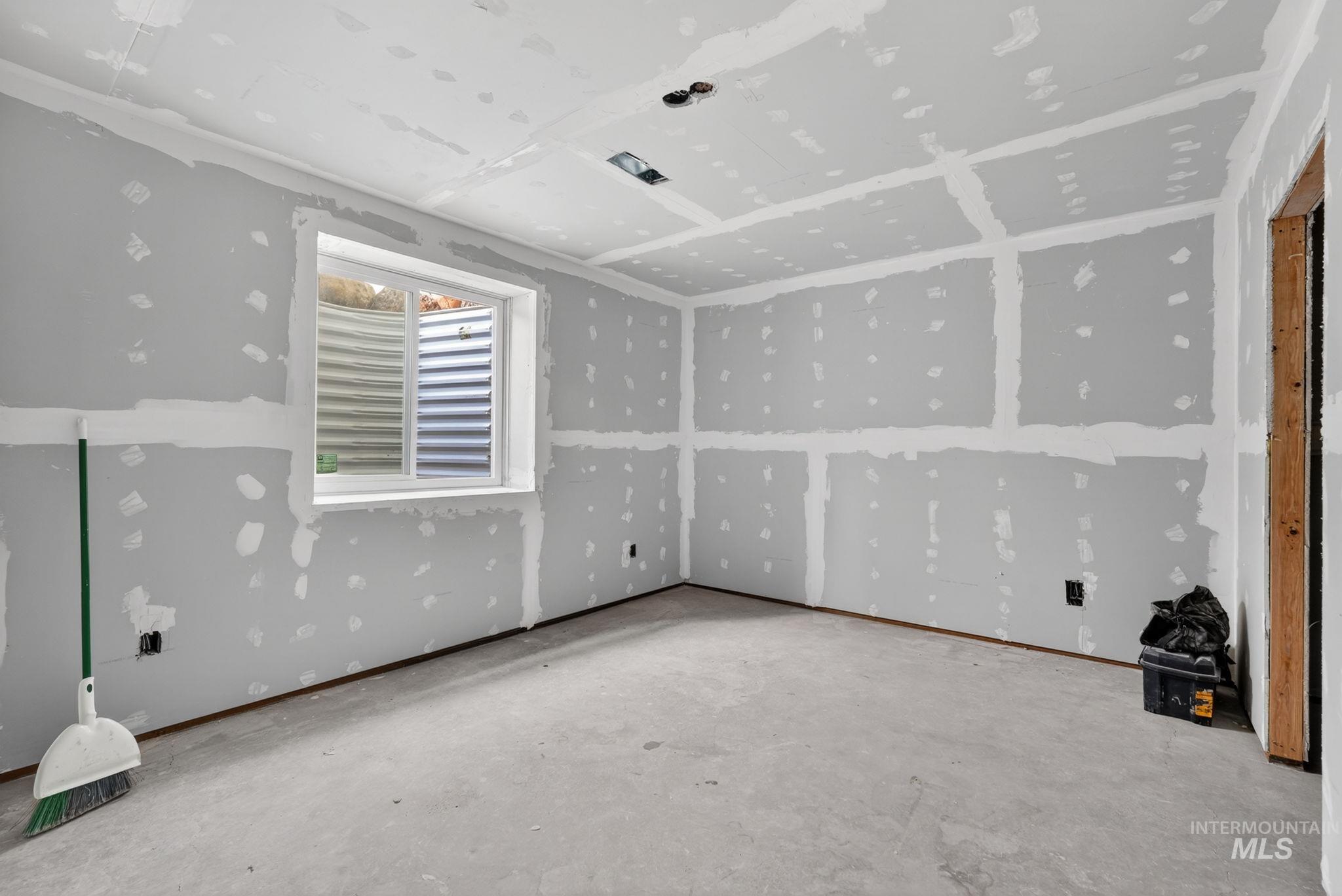 1578 Surprise Valley Road Property Photo 28