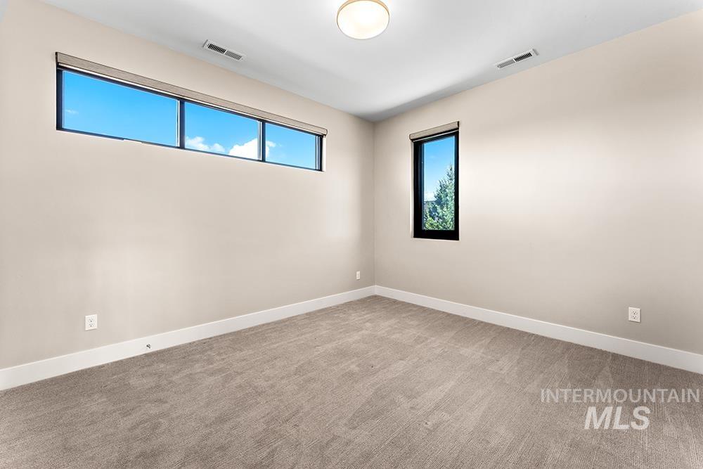 865 S Lone Hollow Way Property Photo 32
