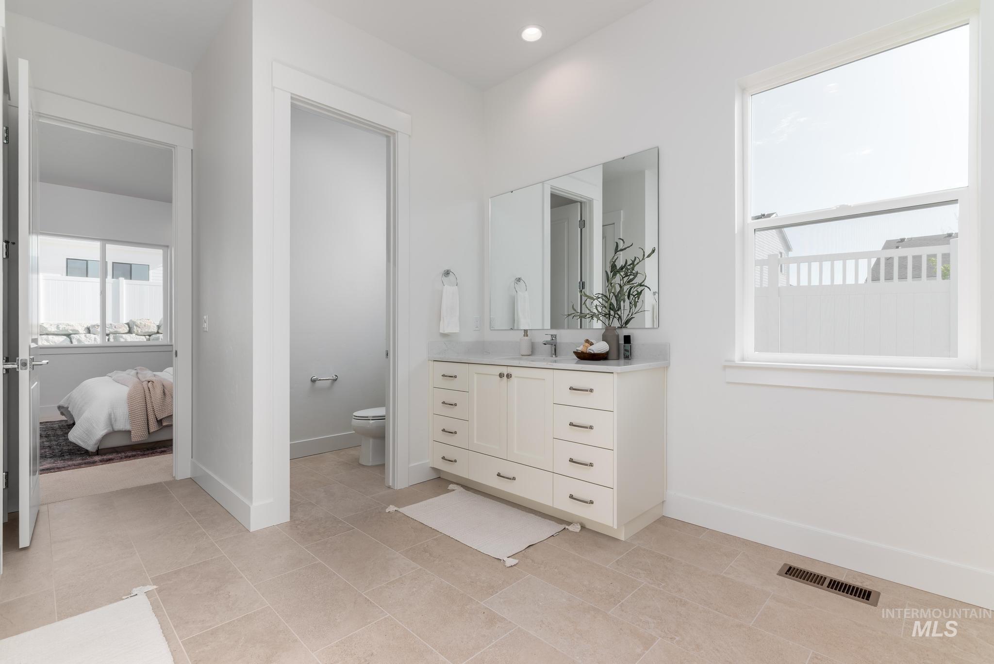 1202 W Bay St Property Photo 10