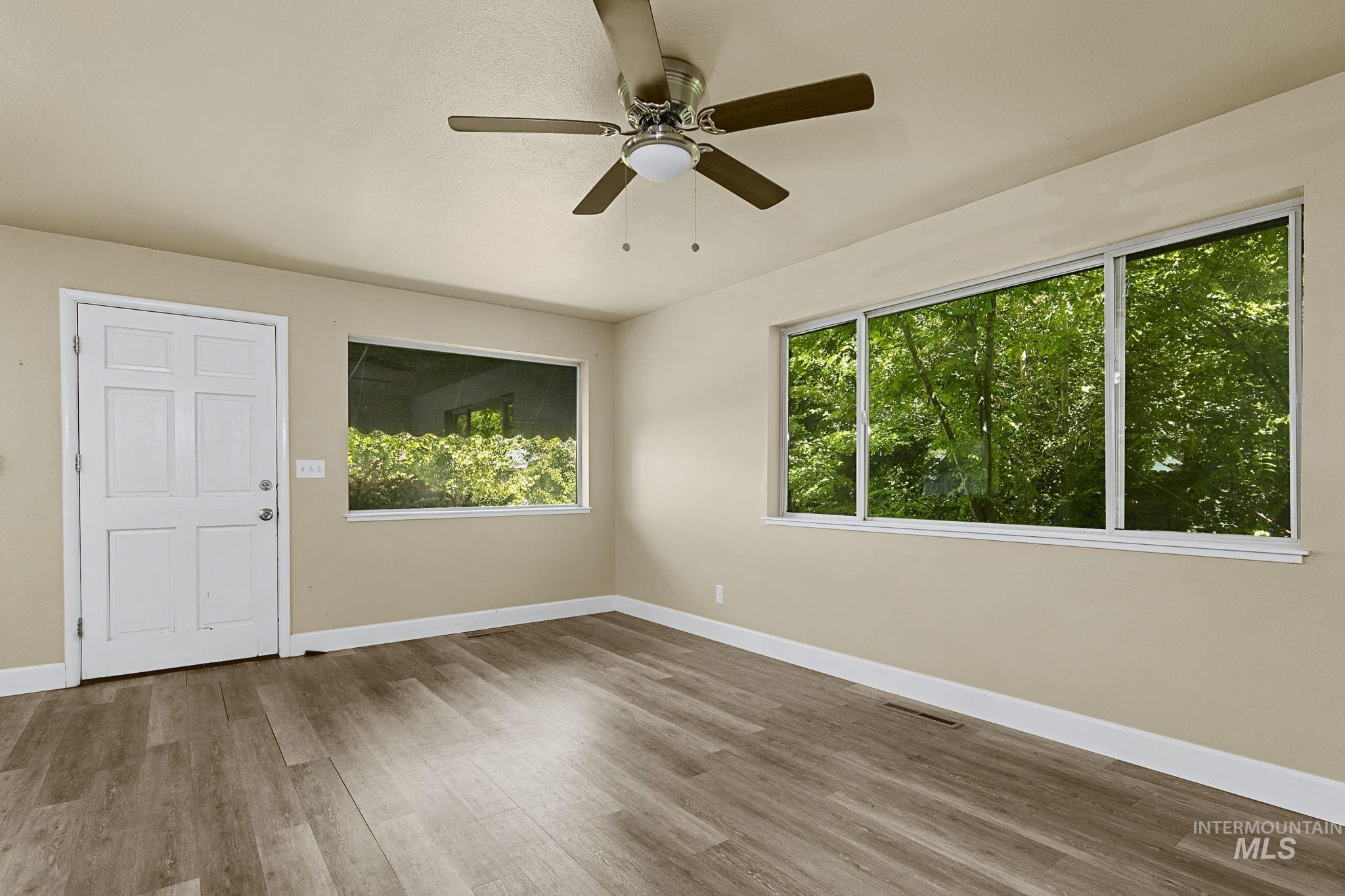 2510 S Broxon St Property Photo 5