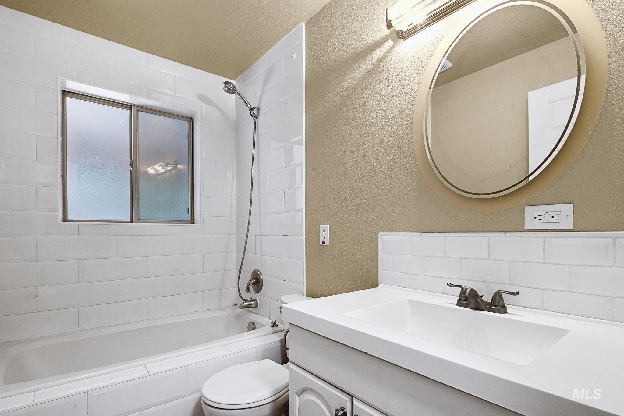 2510 S Broxon St Property Photo 8