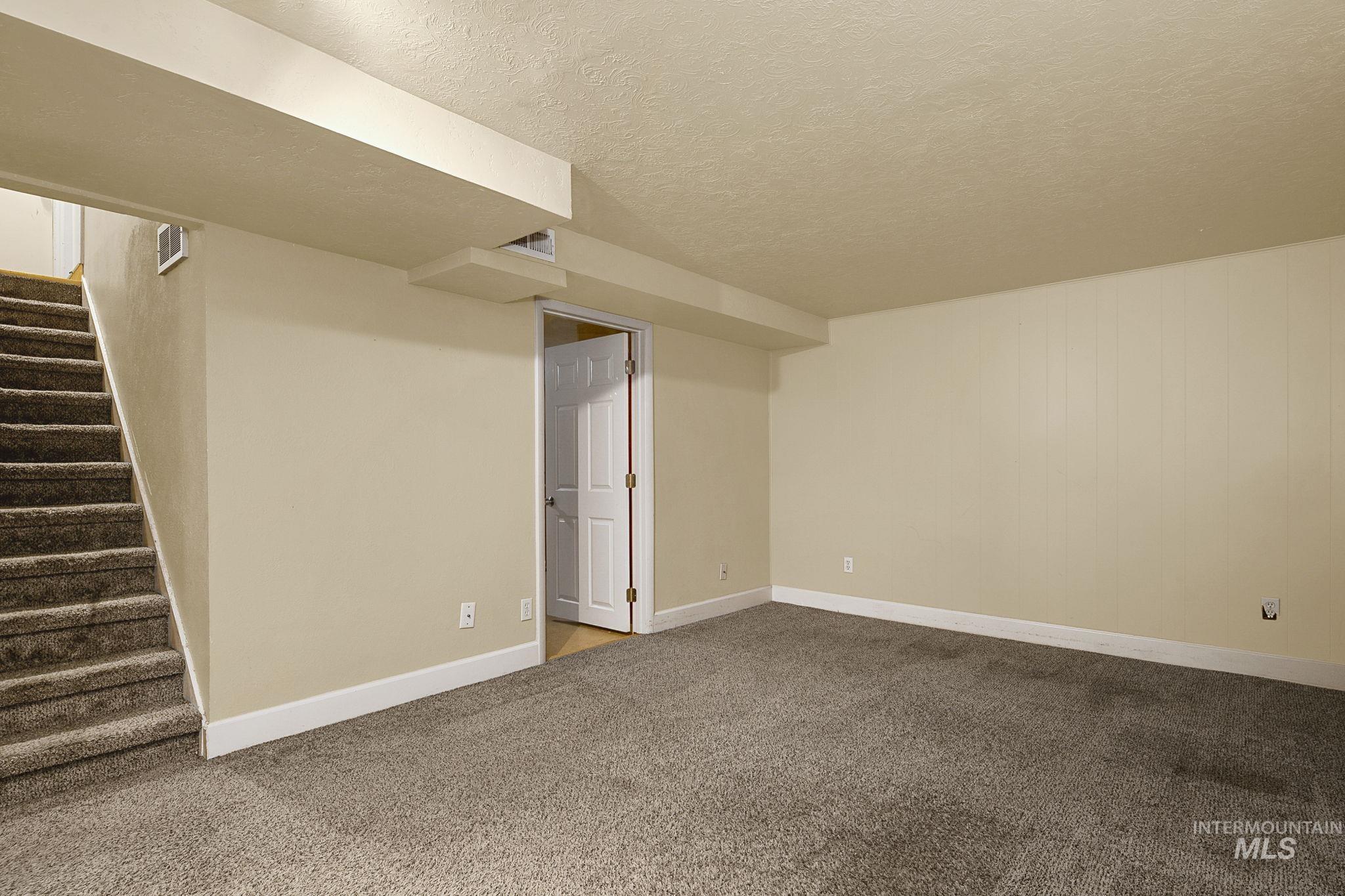 2510 S Broxon St Property Photo 12