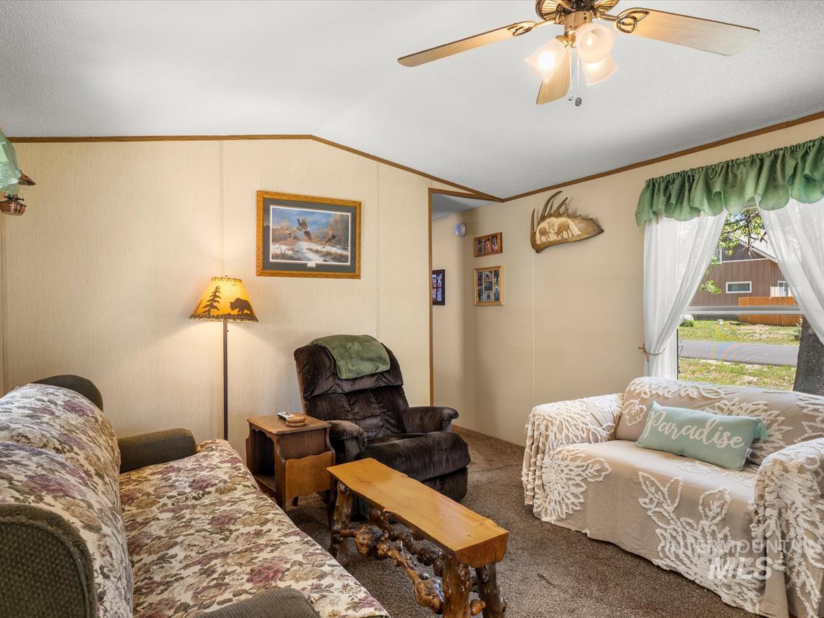 12891 Spring Valley Road Property Photo 4