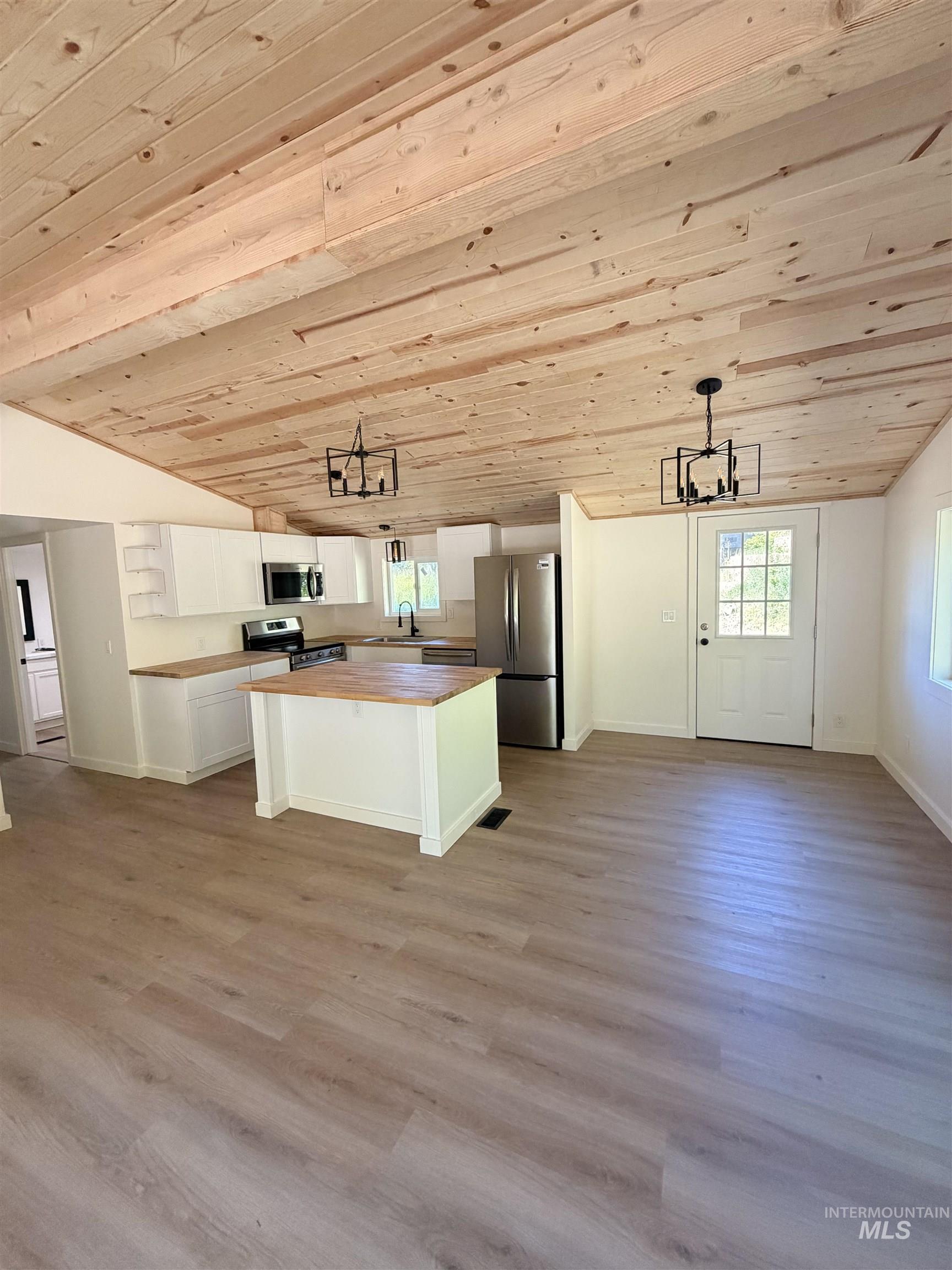 151 View Road Property Photo 3