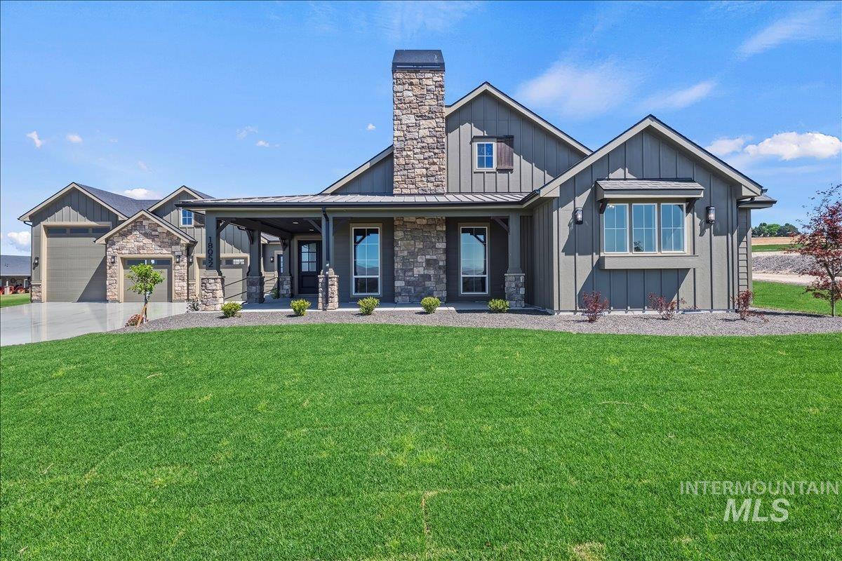 18052 Andorra Ln Property Photo 3