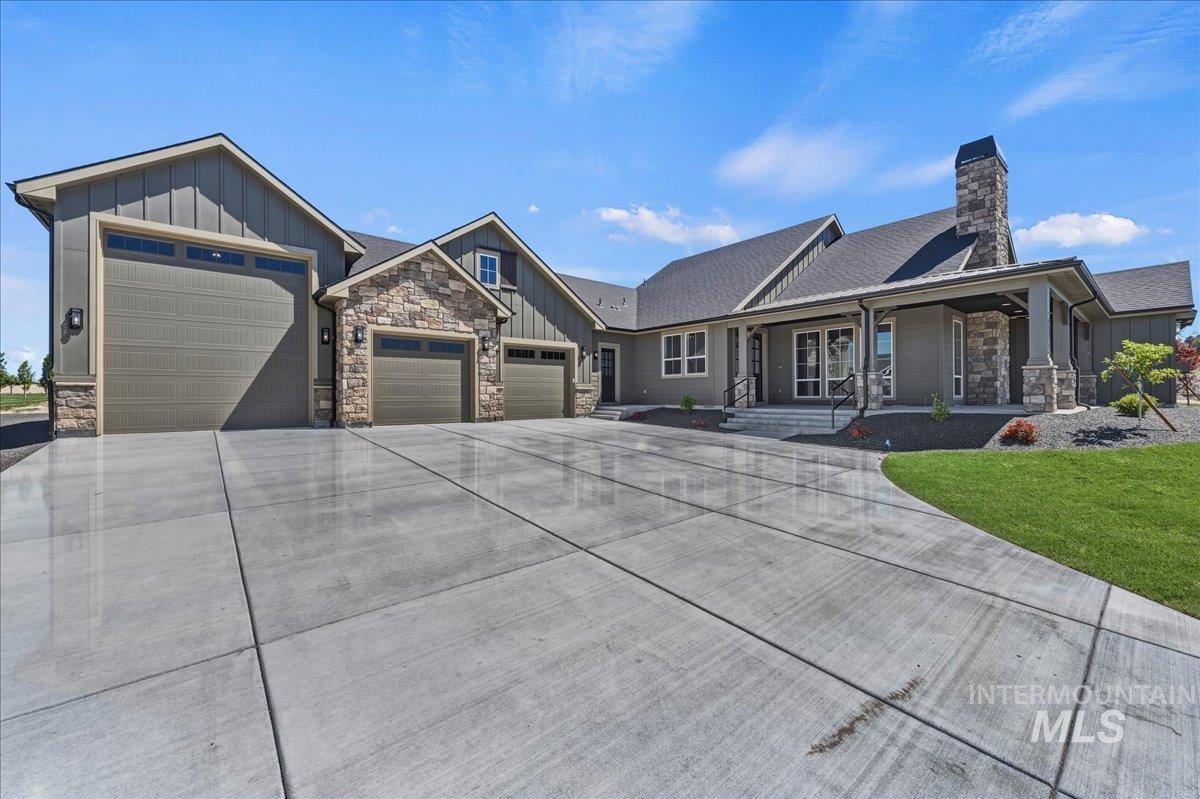 18052 Andorra Ln Property Photo 4