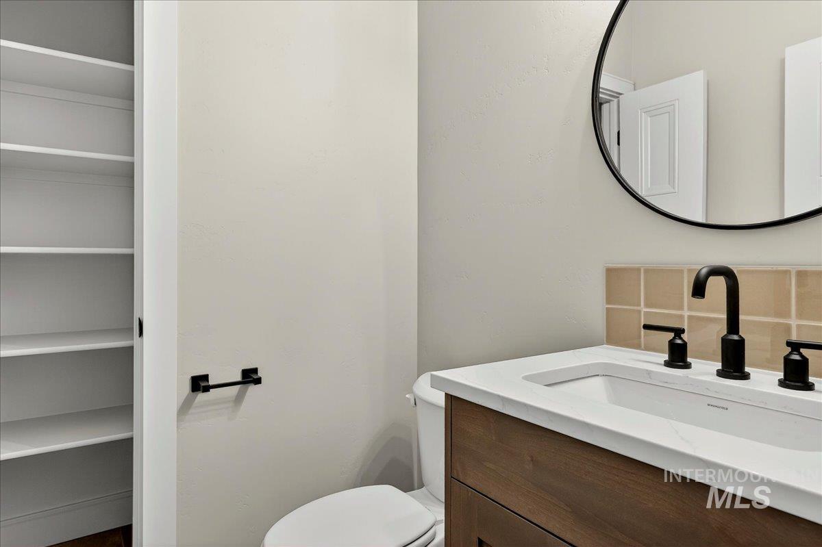 18052 Andorra Ln Property Photo 33