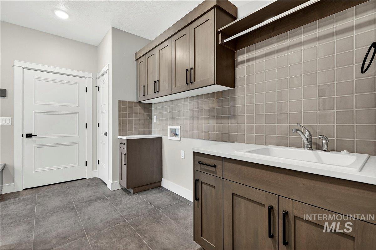 18052 Andorra Ln Property Photo 34