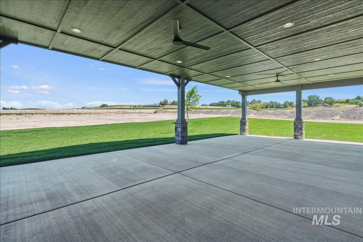 18052 Andorra Ln Property Photo 37