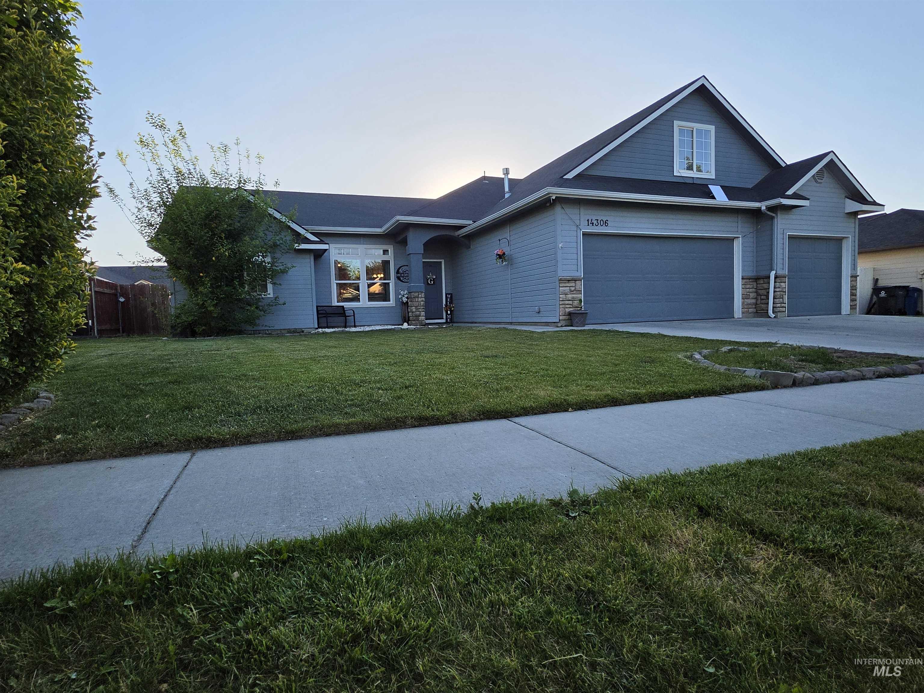 14306 N Mission Pointe Loop Property Photo 4