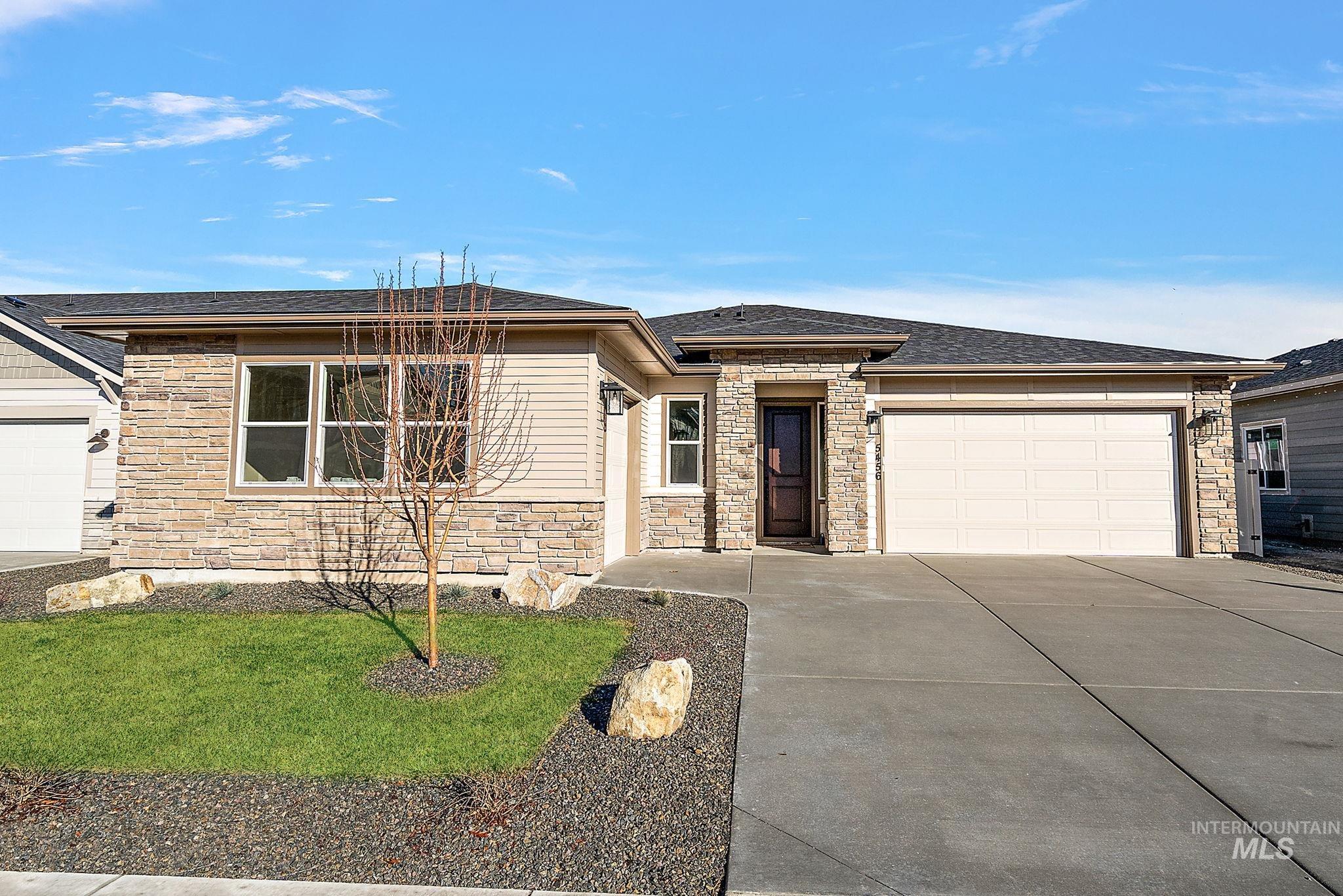 8940 W Teratai St. Property Photo 1