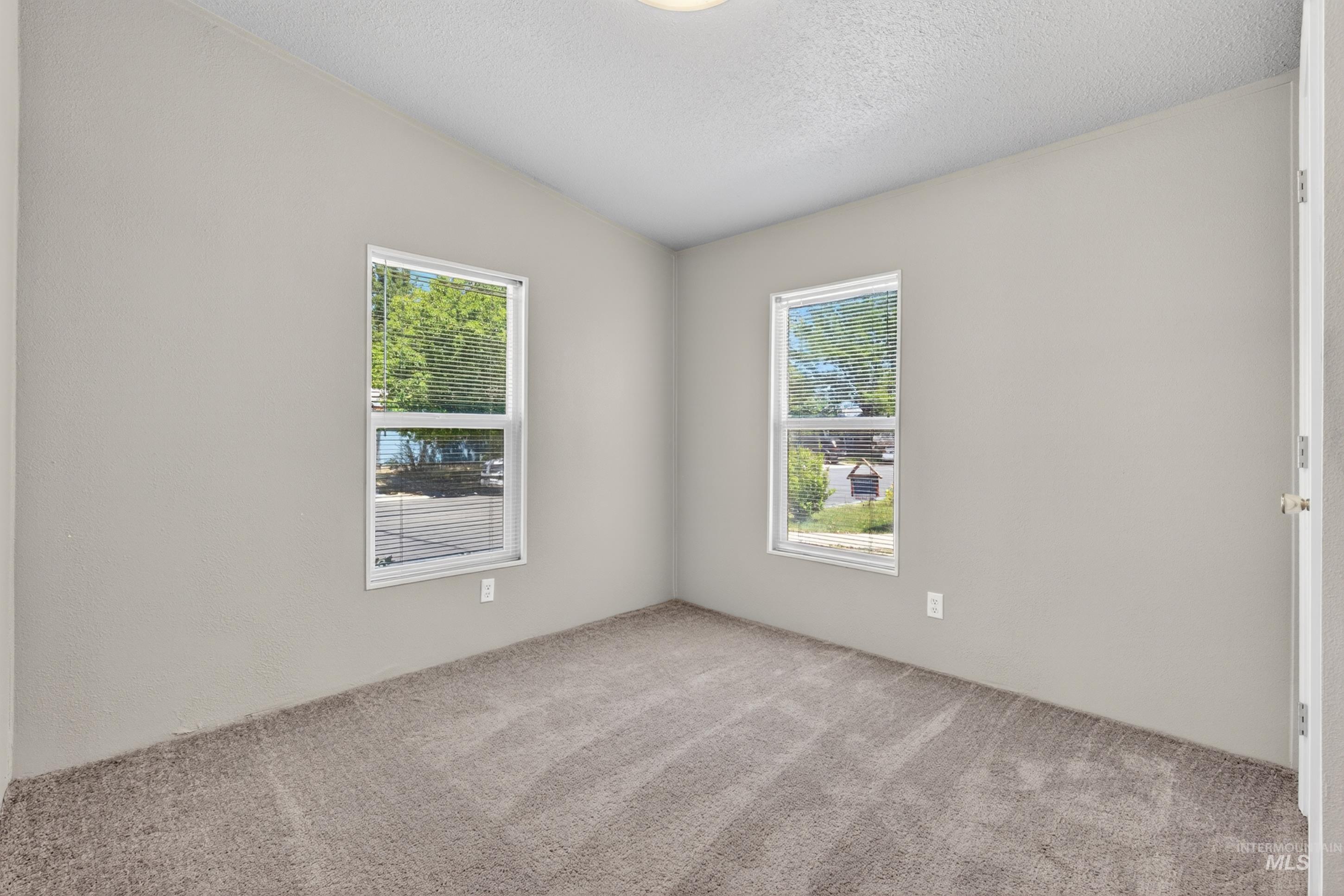 709 Liberty Ln Property Photo 26