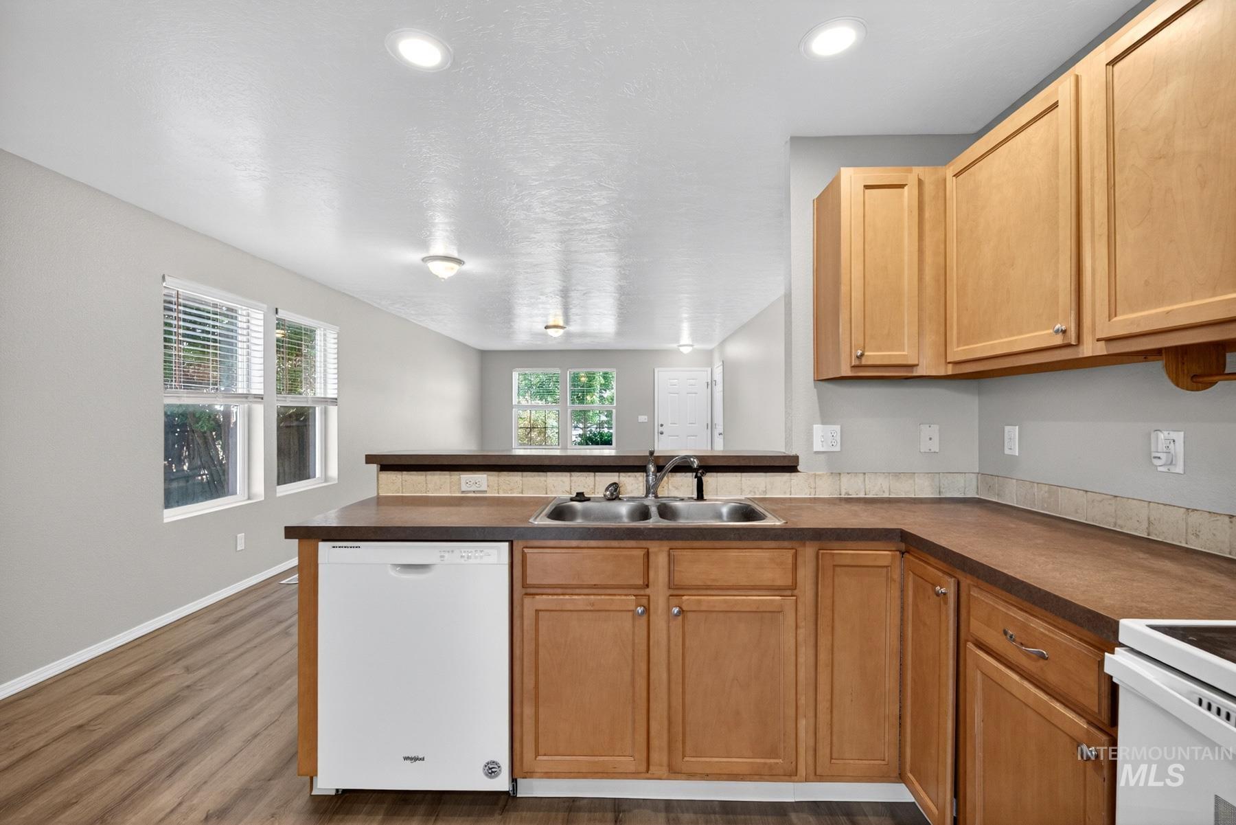 8151 W Packsaddle Property Photo 12