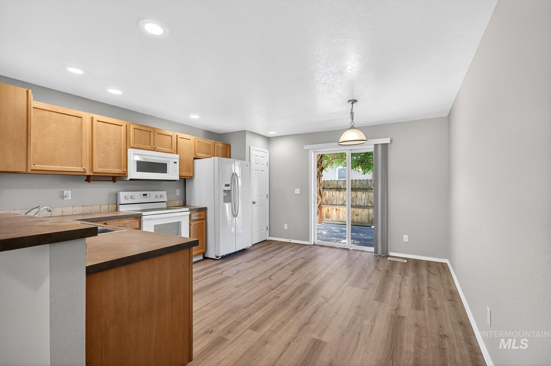 8151 W Packsaddle Property Photo 13