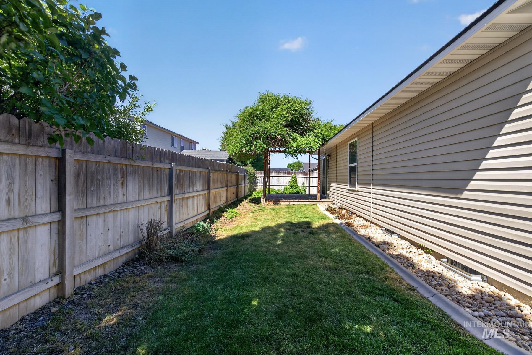 8151 W Packsaddle Property Photo 31