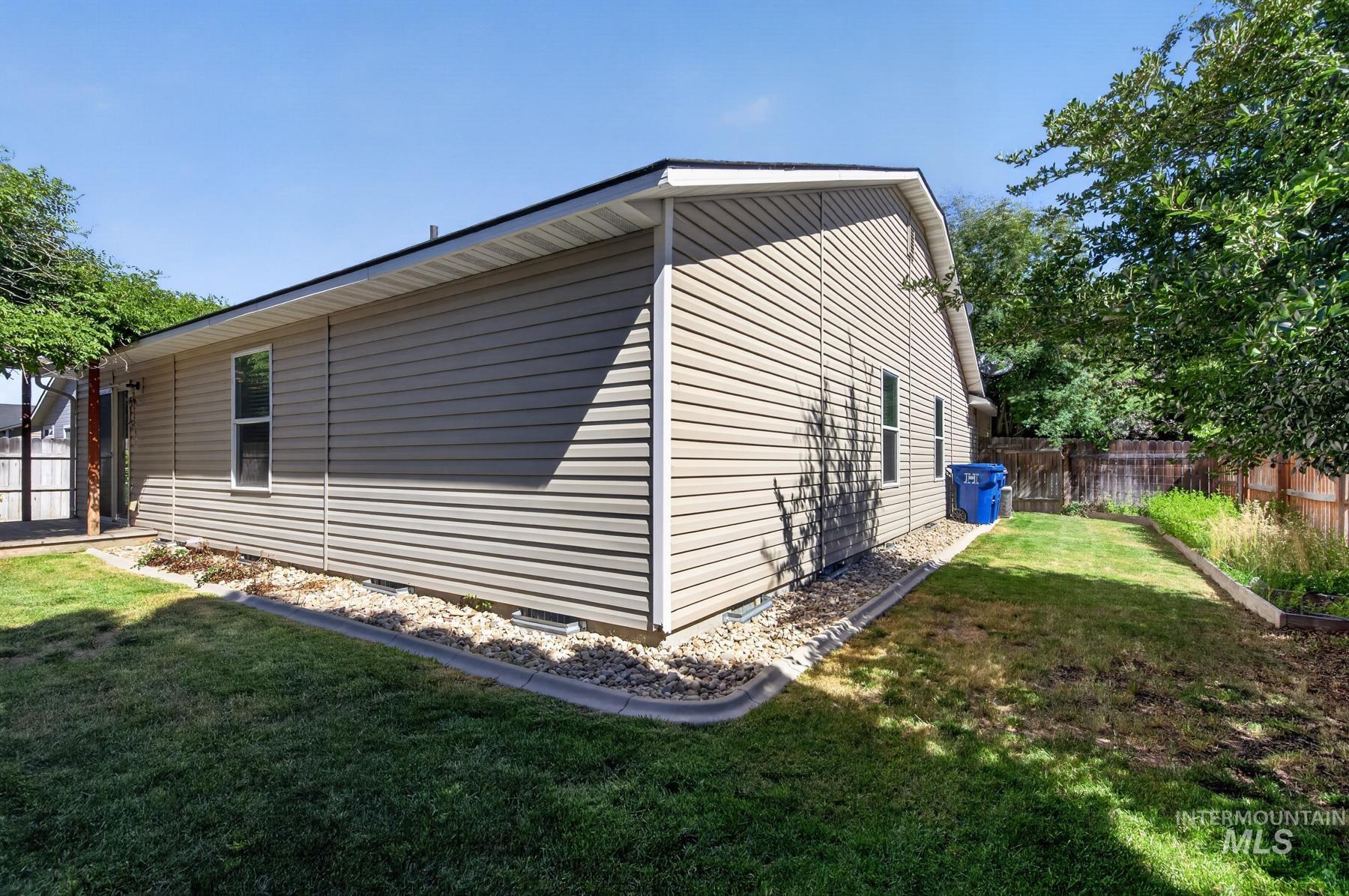 8151 W Packsaddle Property Photo 33