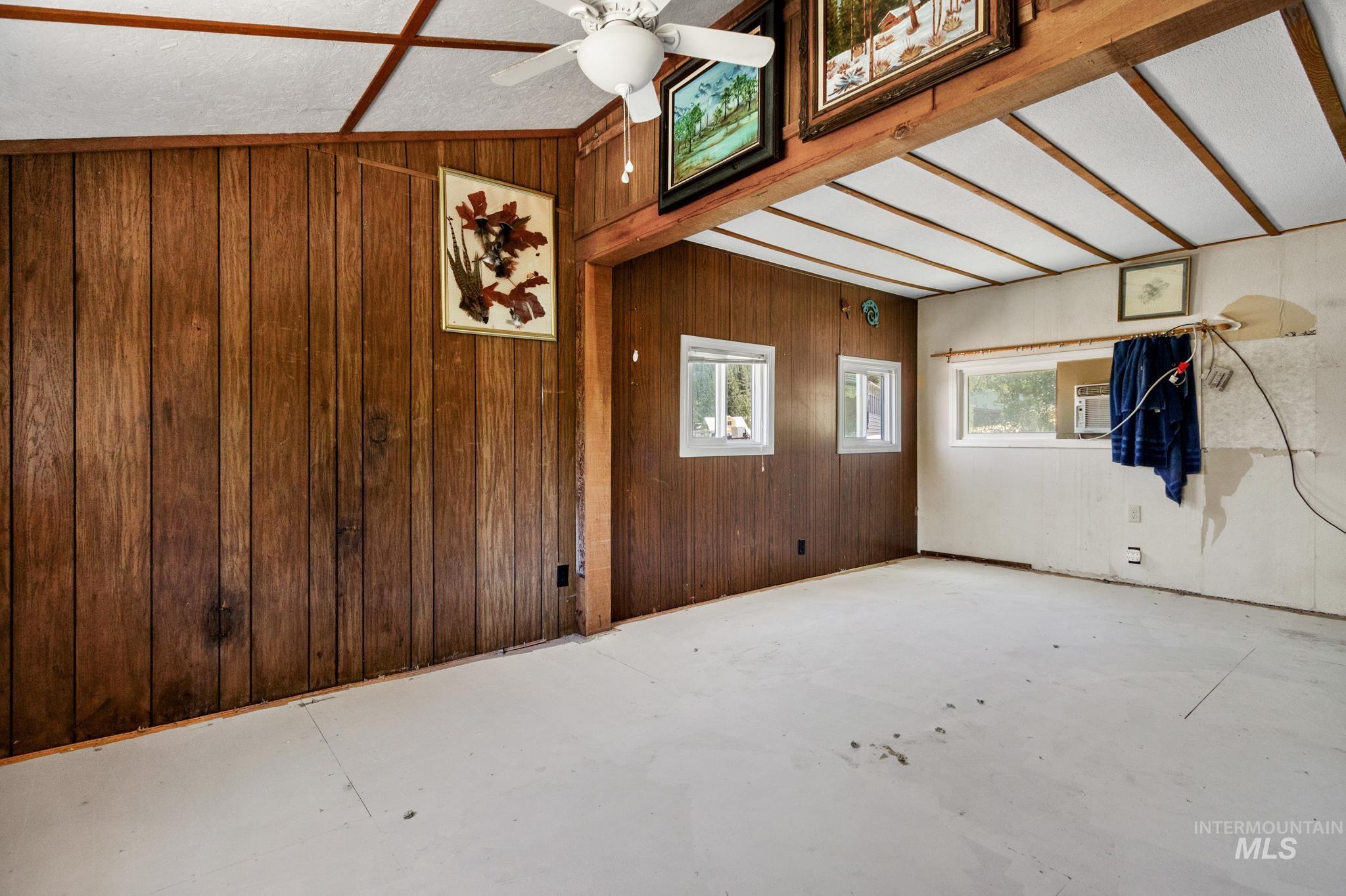 84 Clear Creek Drive Property Photo 15