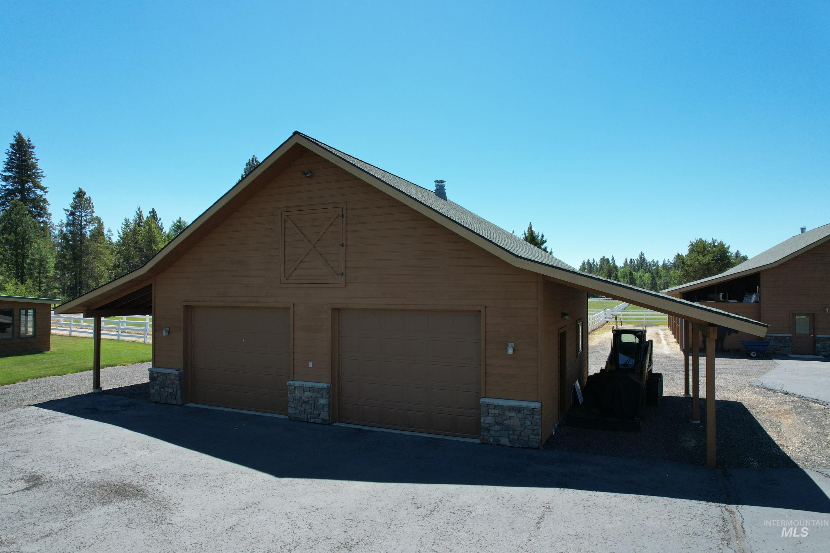 13761 Clear View Court Property Photo 9
