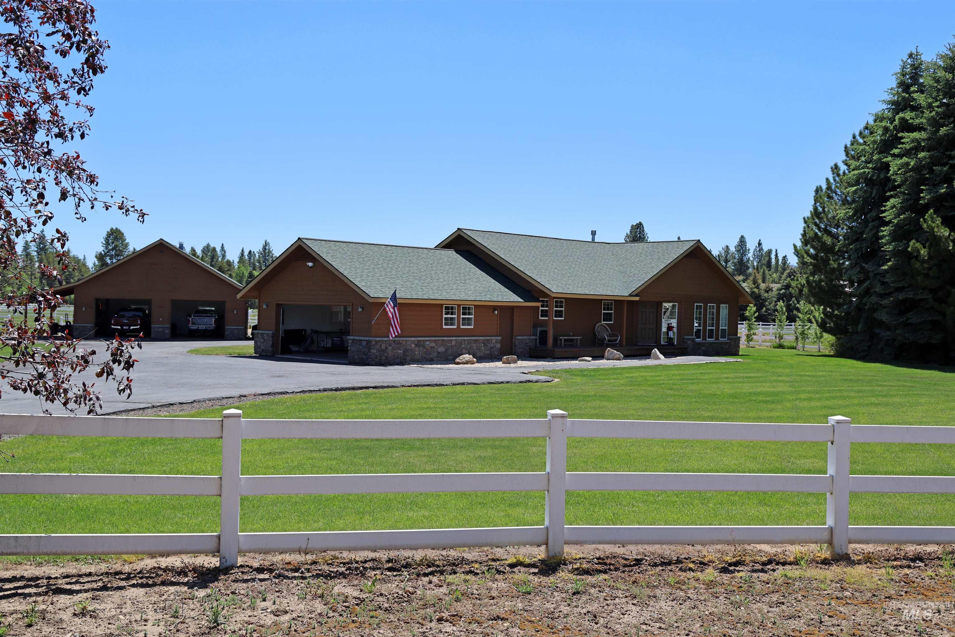 13761 Clear View Court Property Photo 17