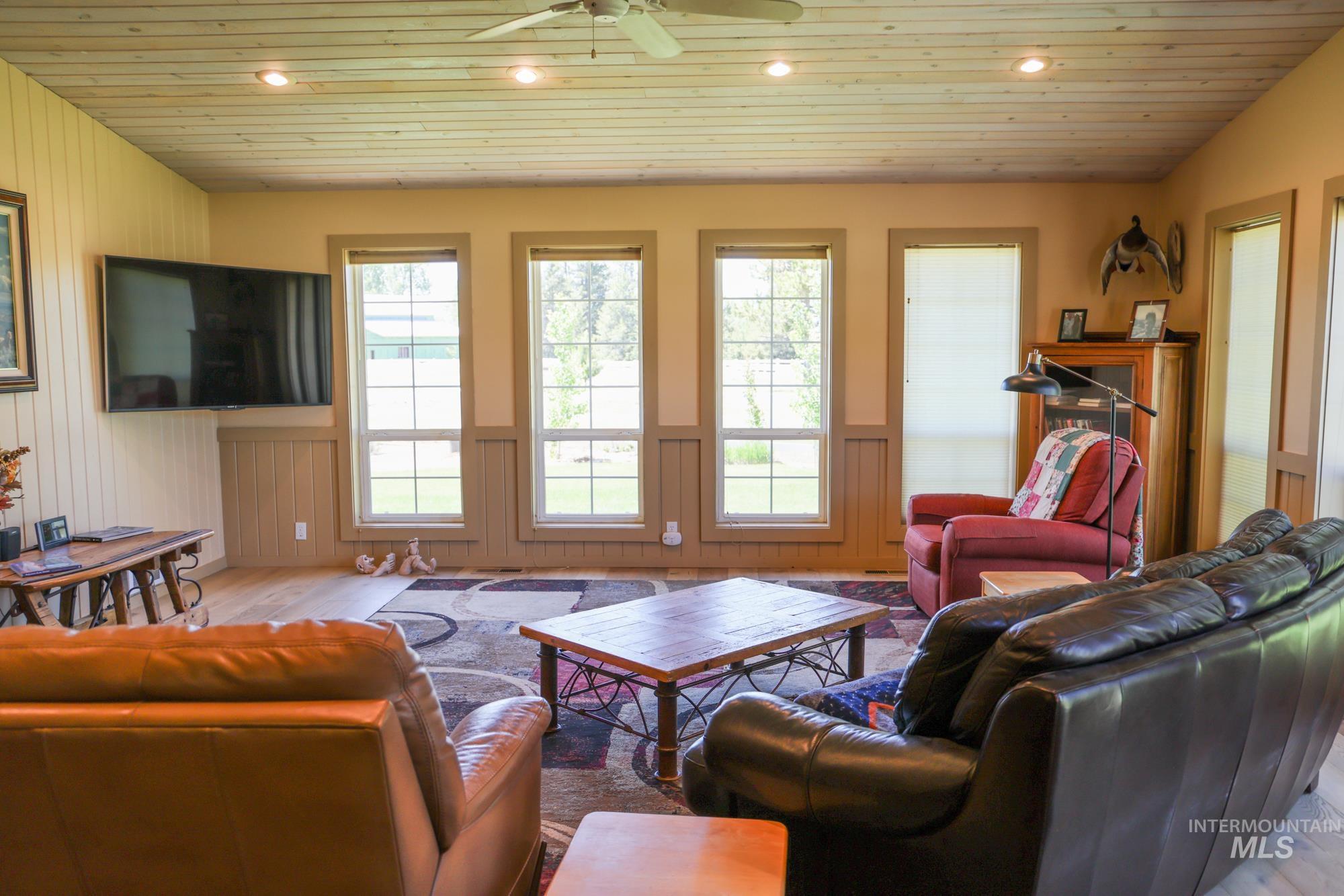 13761 Clear View Court Property Photo 24