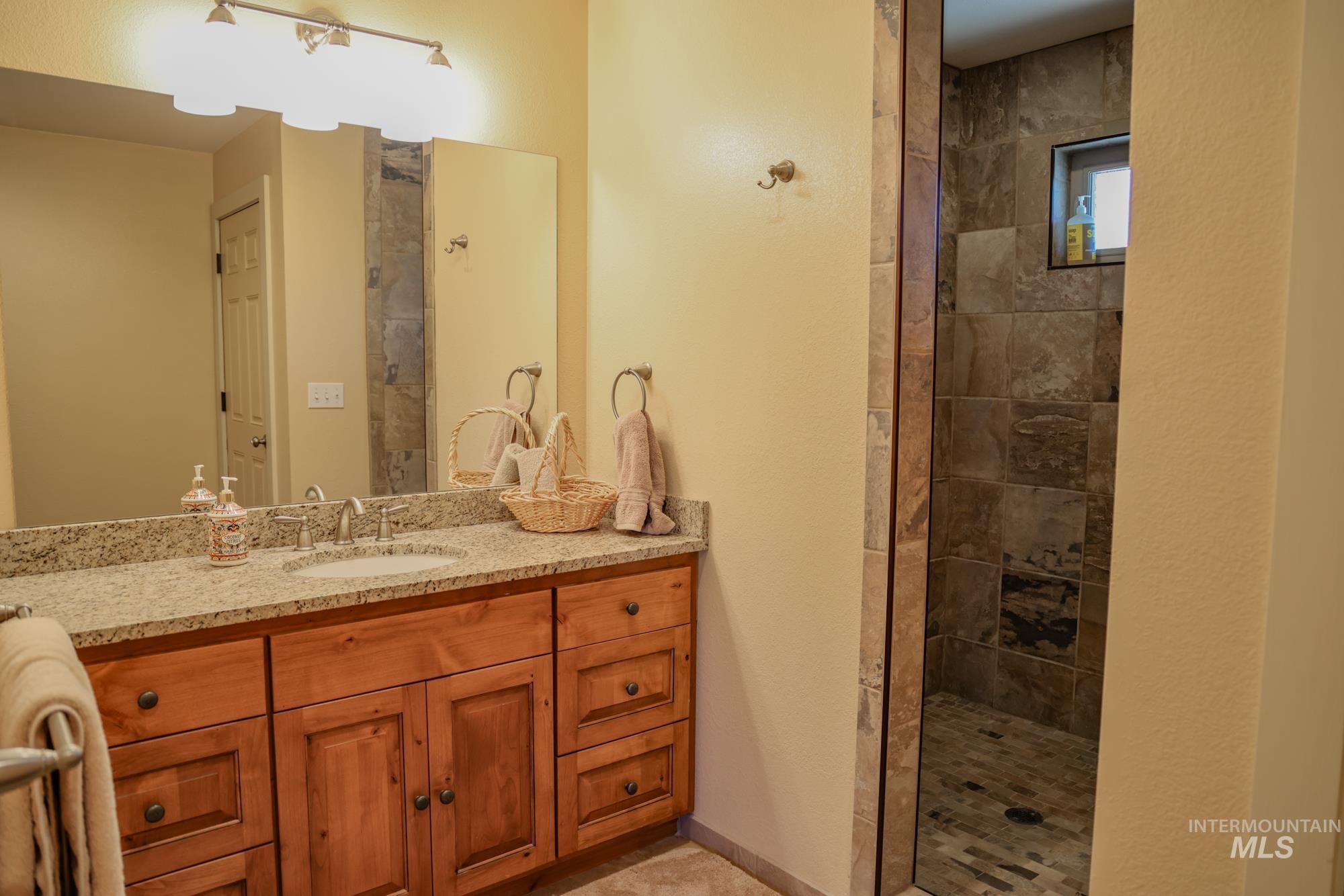 13761 Clear View Court Property Photo 33