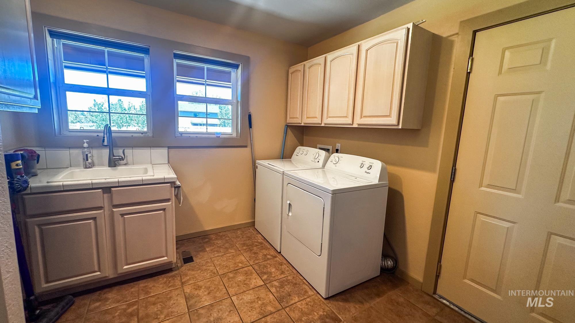 13761 Clear View Court Property Photo 37