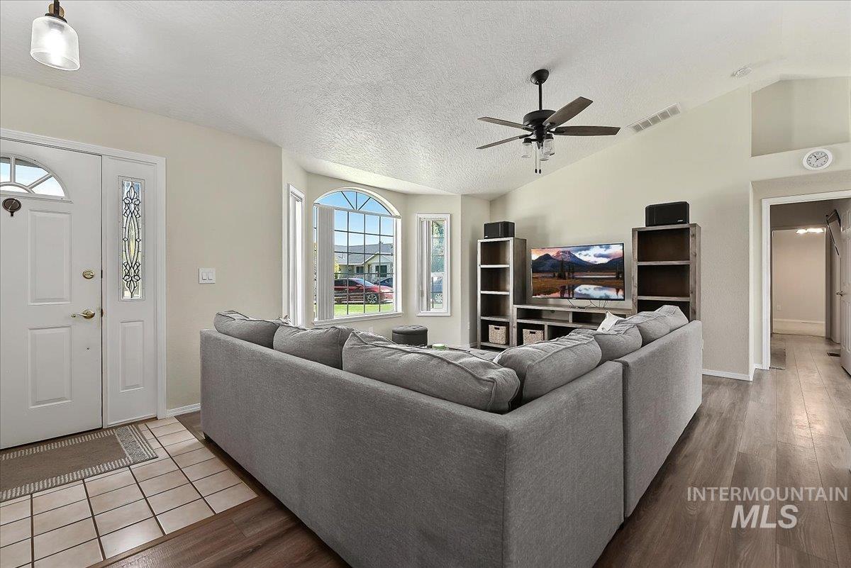 1205 Walnut Creek Ct Property Photo 6