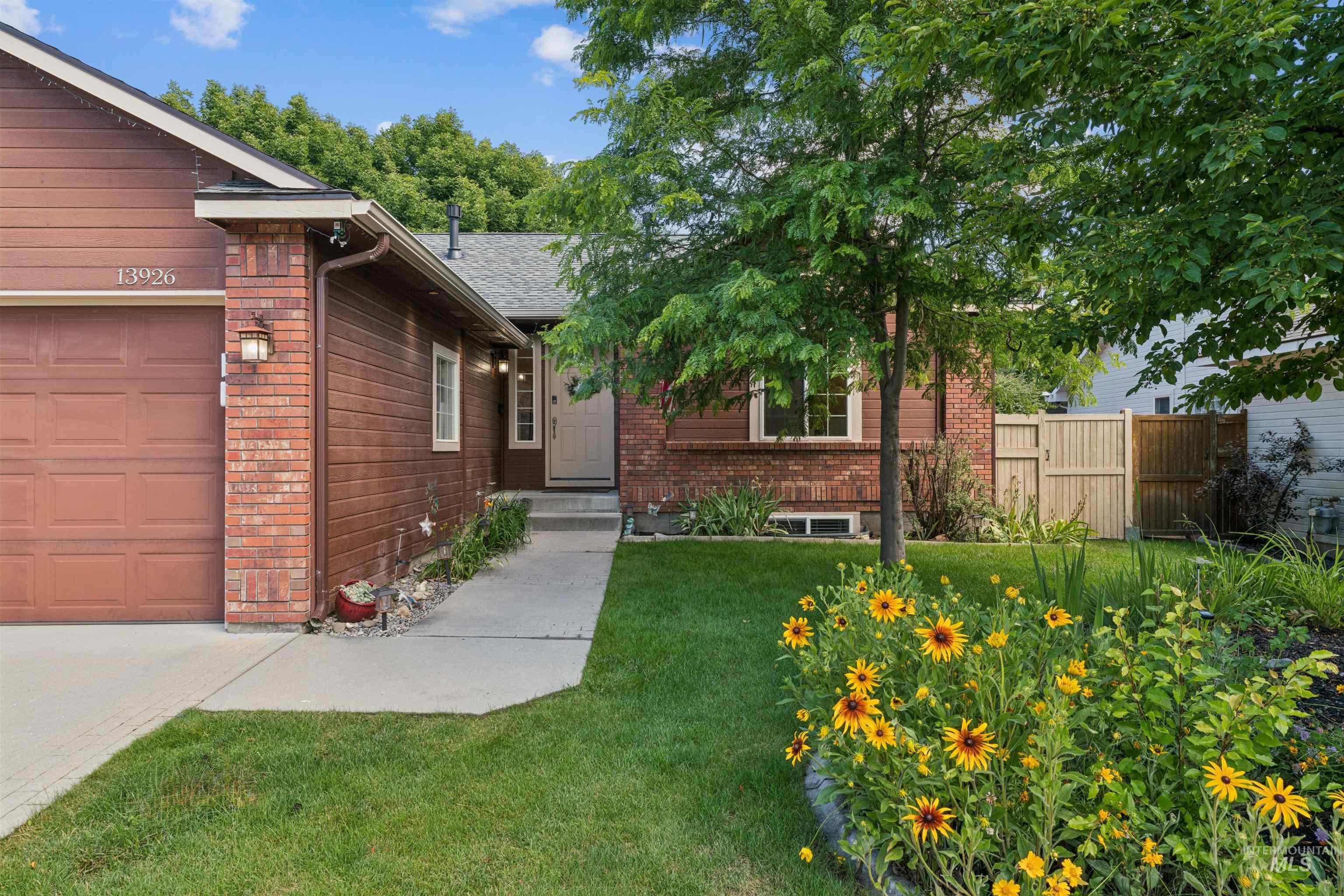 13926 W Cortina Property Photo 5