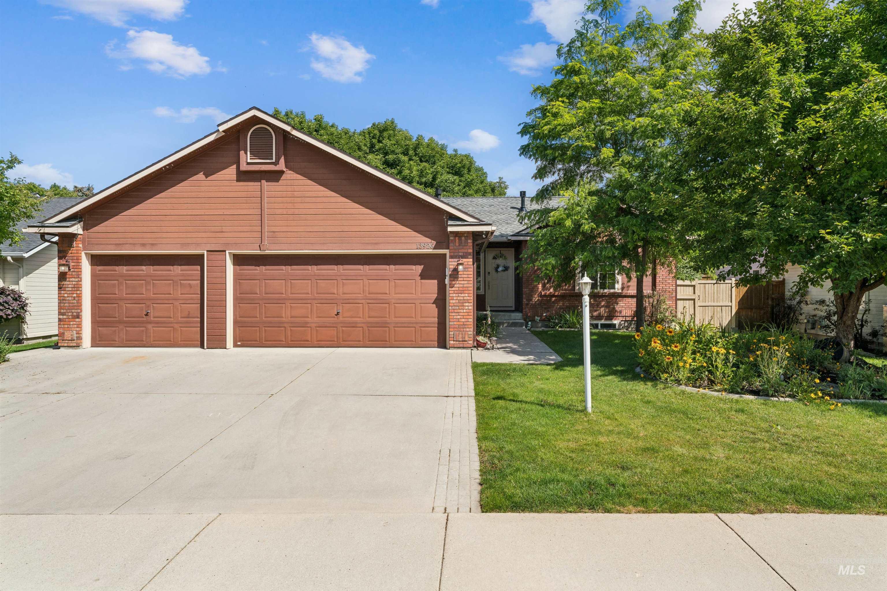 13926 W Cortina Property Photo 6