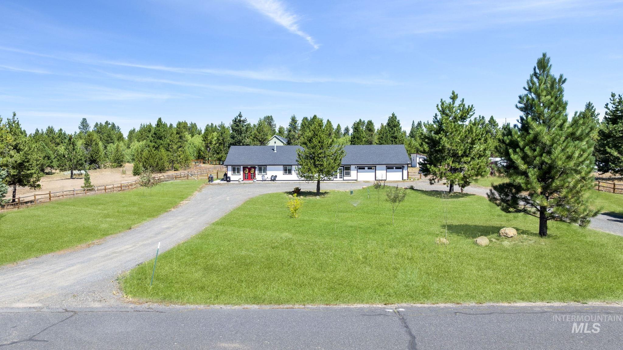 955 Valley View Lane Property Photo 1