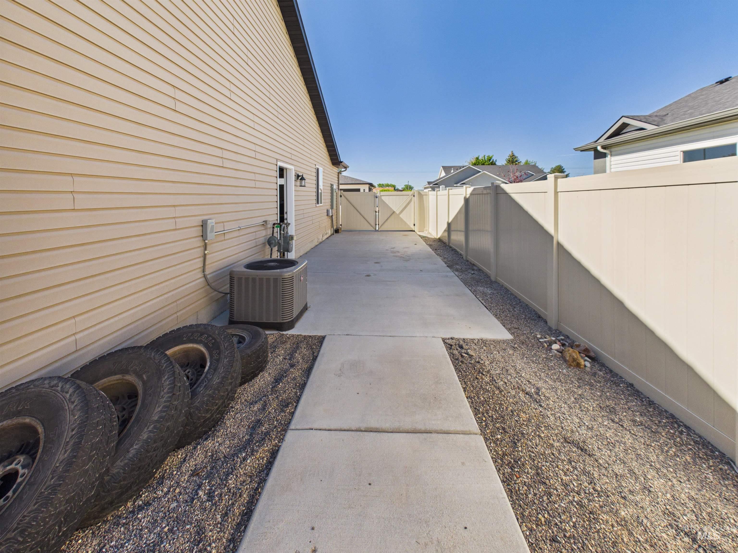 1019 Cooper St Property Photo 32