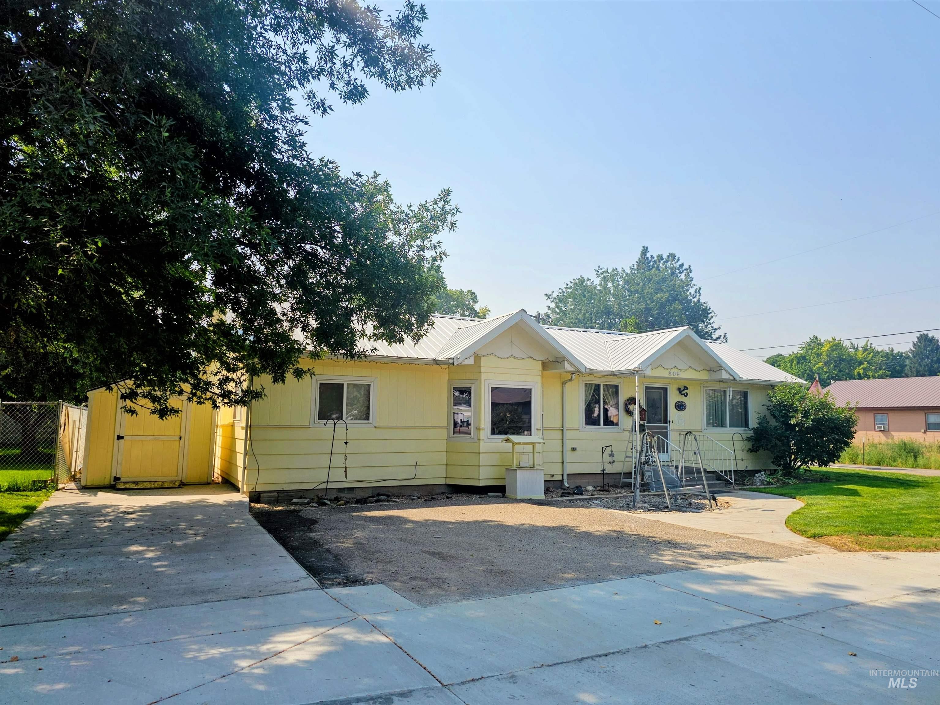 309 Sw Ave Property Photo 1