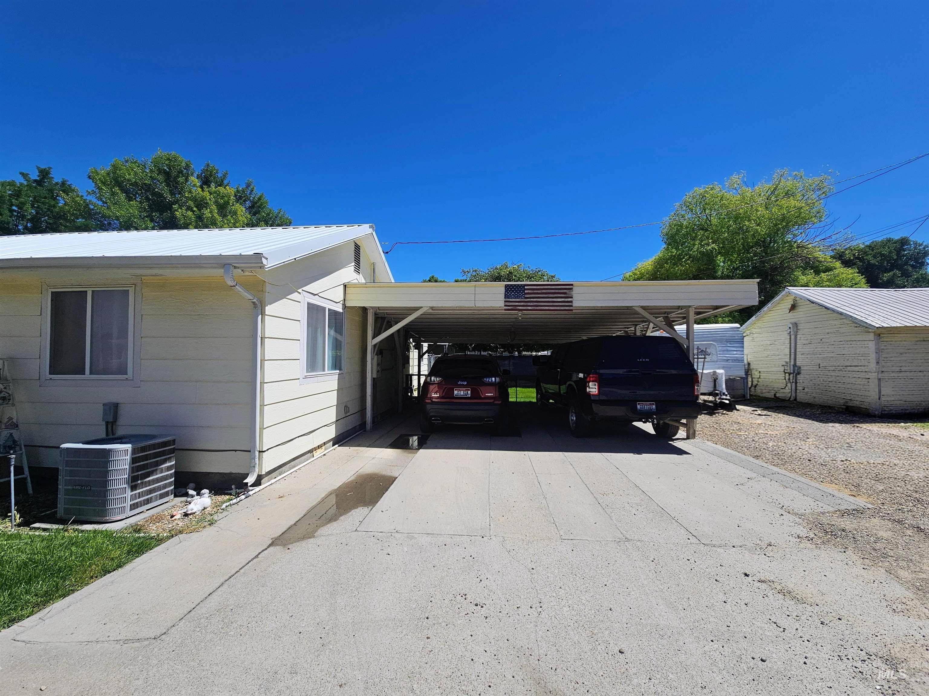 309 Sw Ave Property Photo 4