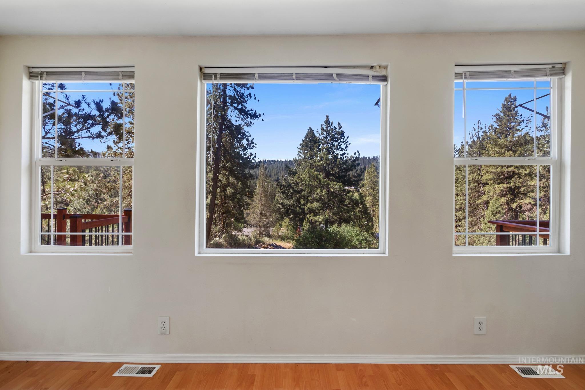 24 Deadmans Gulch Property Photo 9