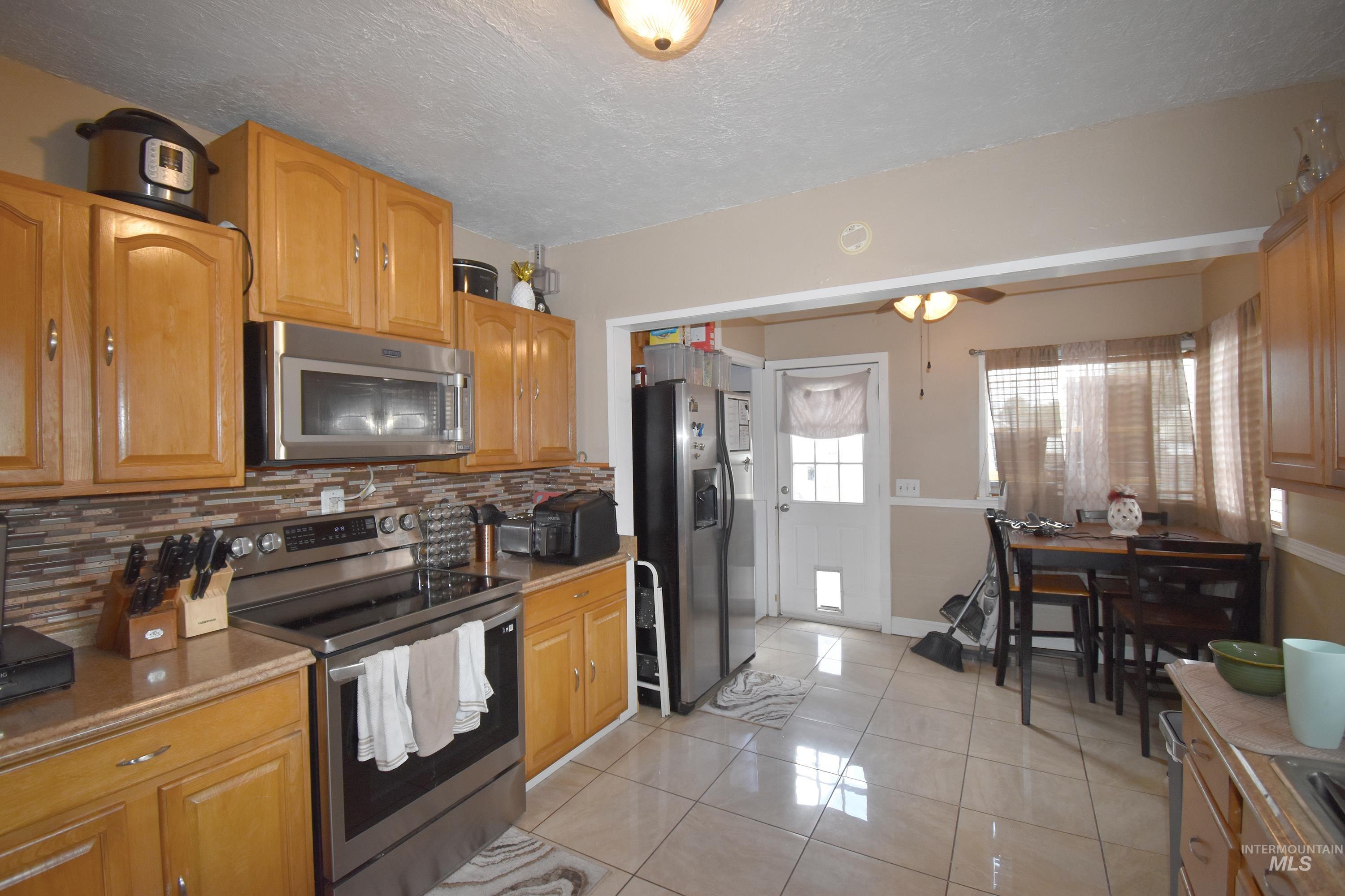 437 12th Street Property Photo 8