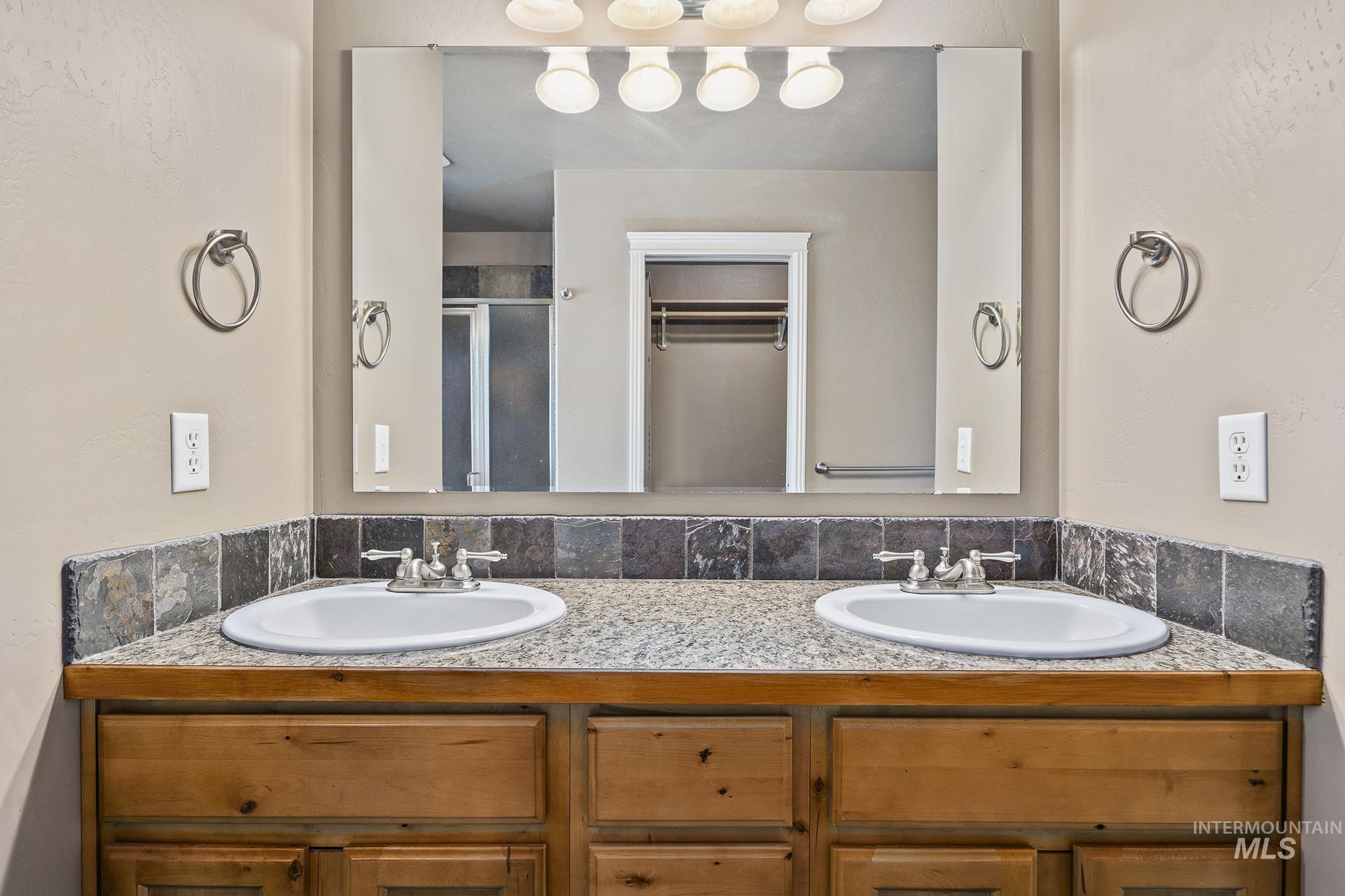 4531 N 1250 E Property Photo 21