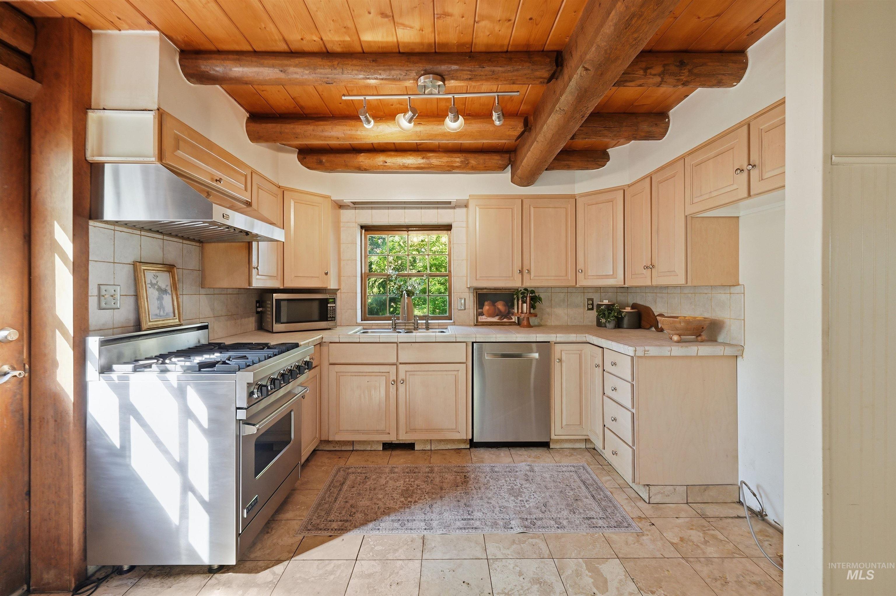 13070 N Horseshoe Bend Rd Property Photo 4