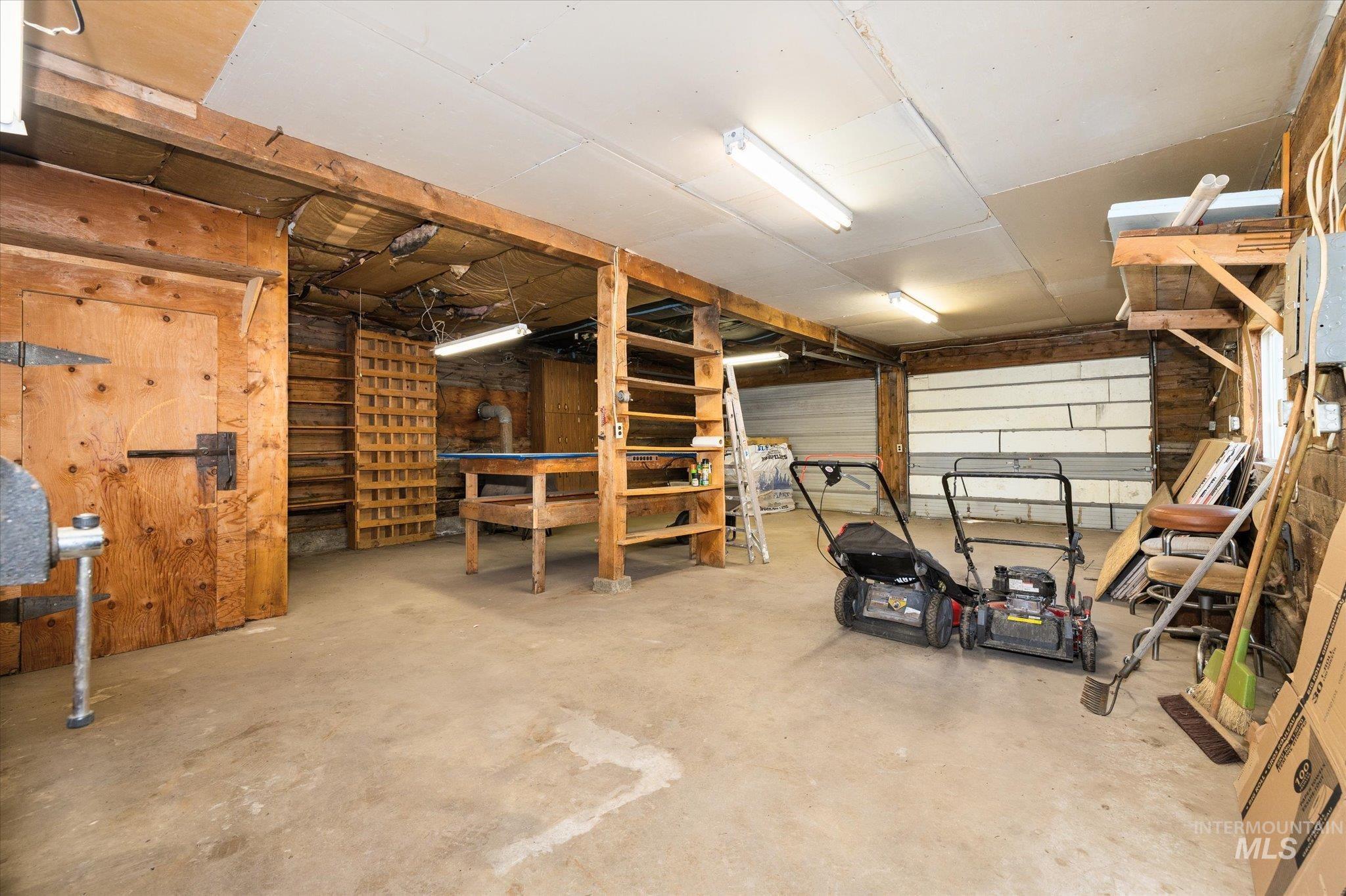 13029 Delayne Rd Property Photo 29