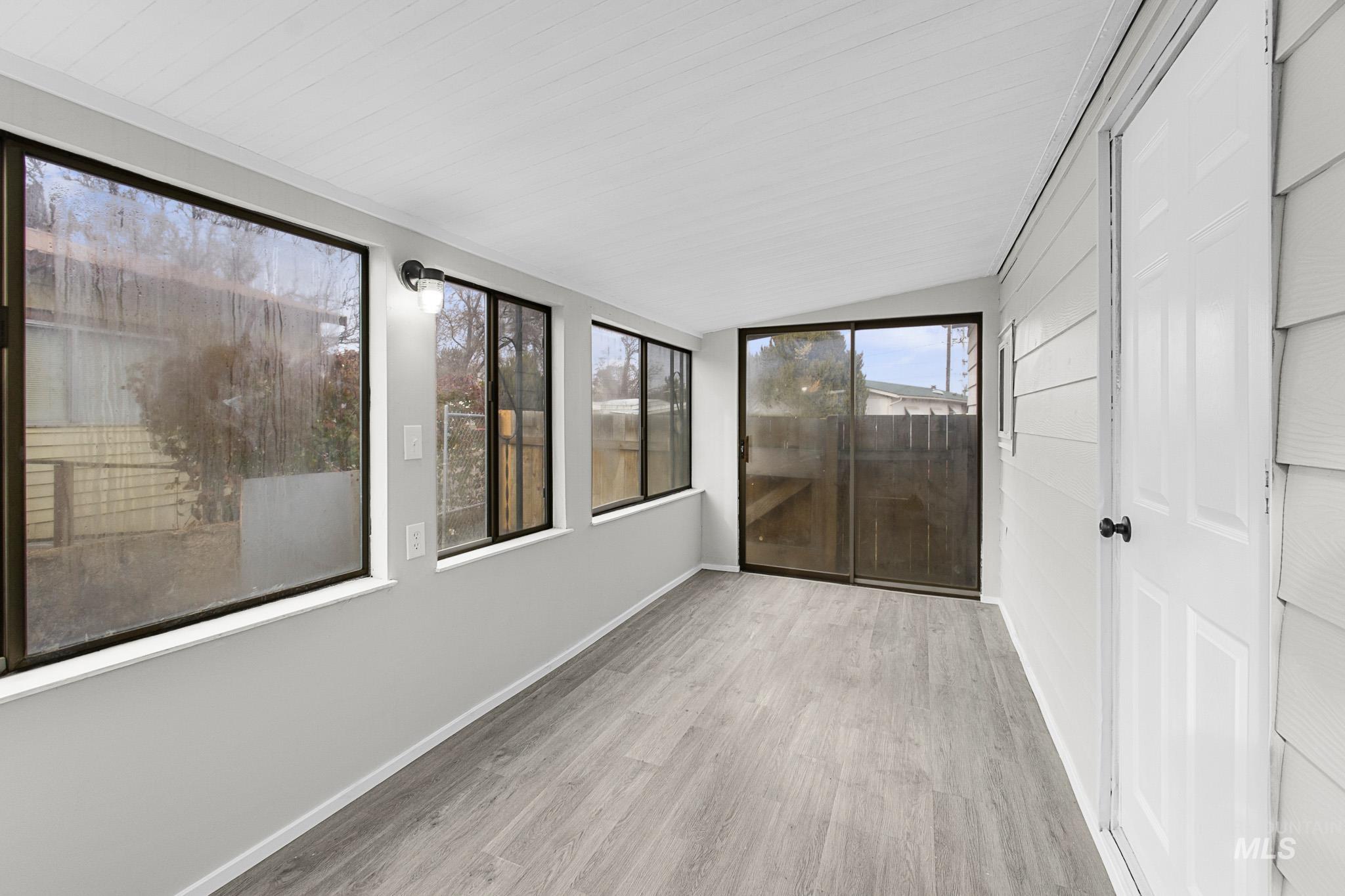 69 S Rose Circle Property Photo 15
